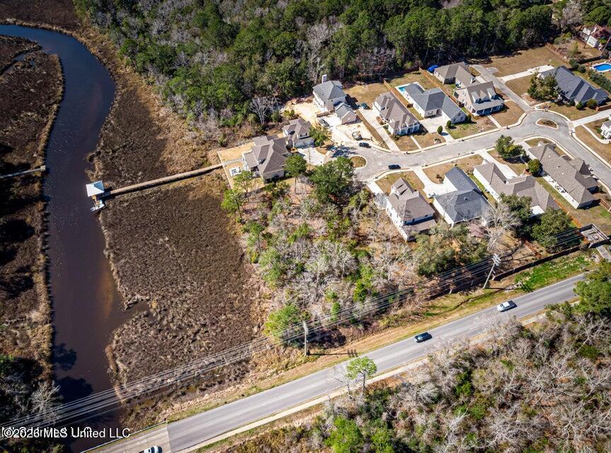 210 Bluff Cove Property Photo 5