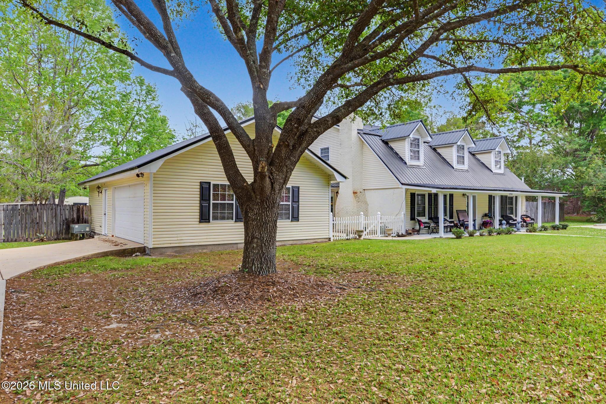 13704 Coleman Street Property Photo 3