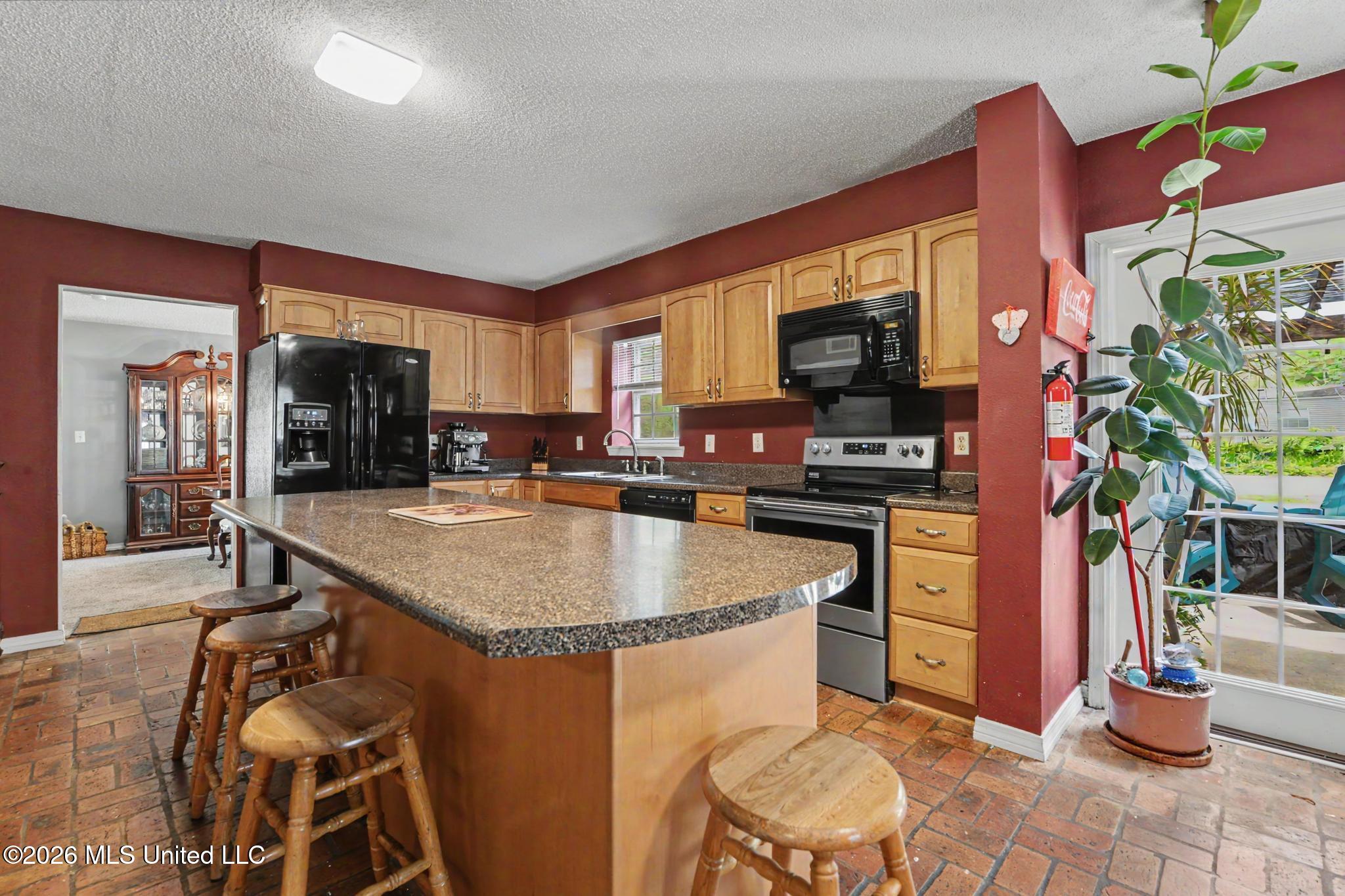 13704 Coleman Street Property Photo 9