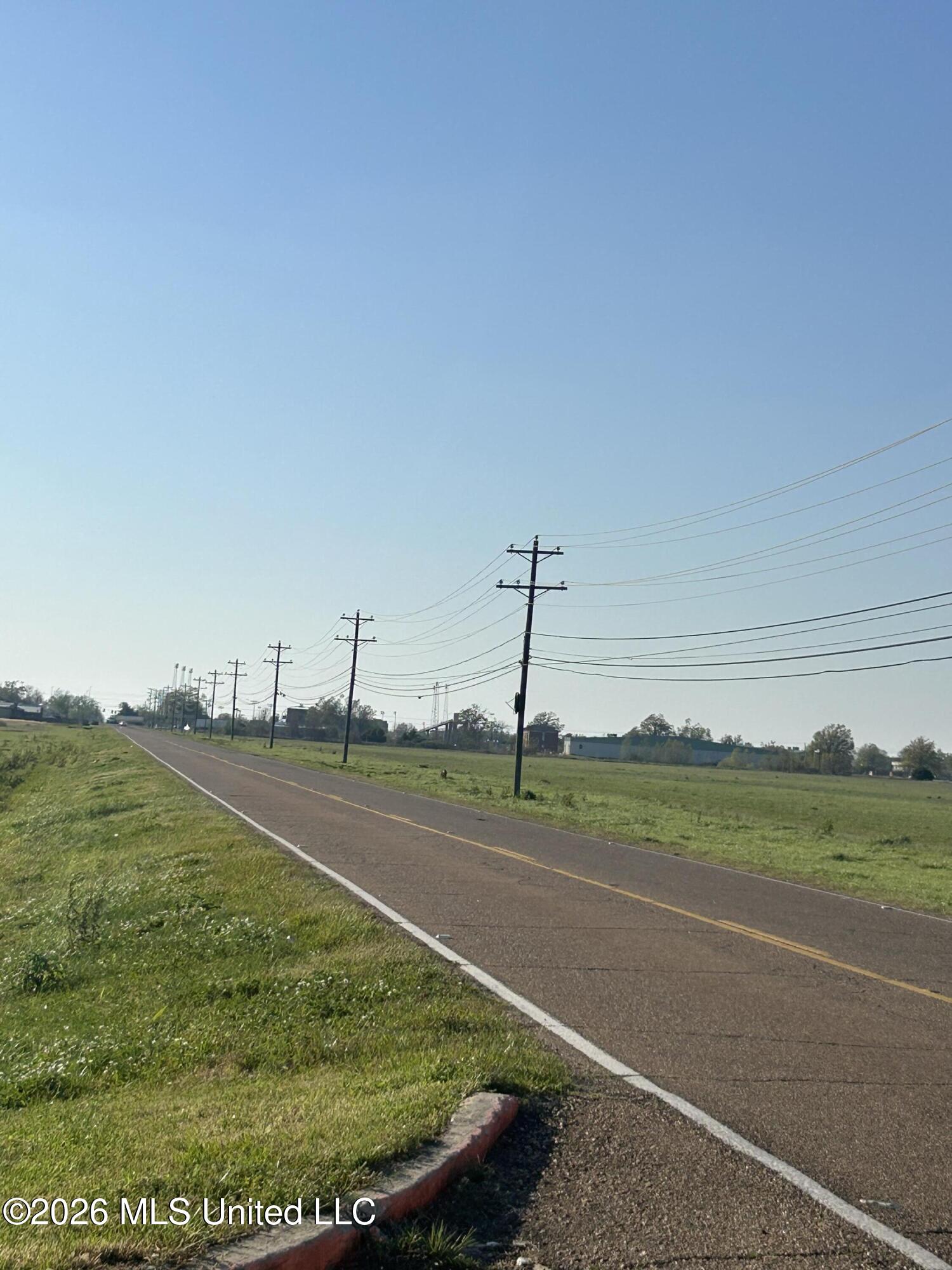 Sunflower Road Property Photo 2