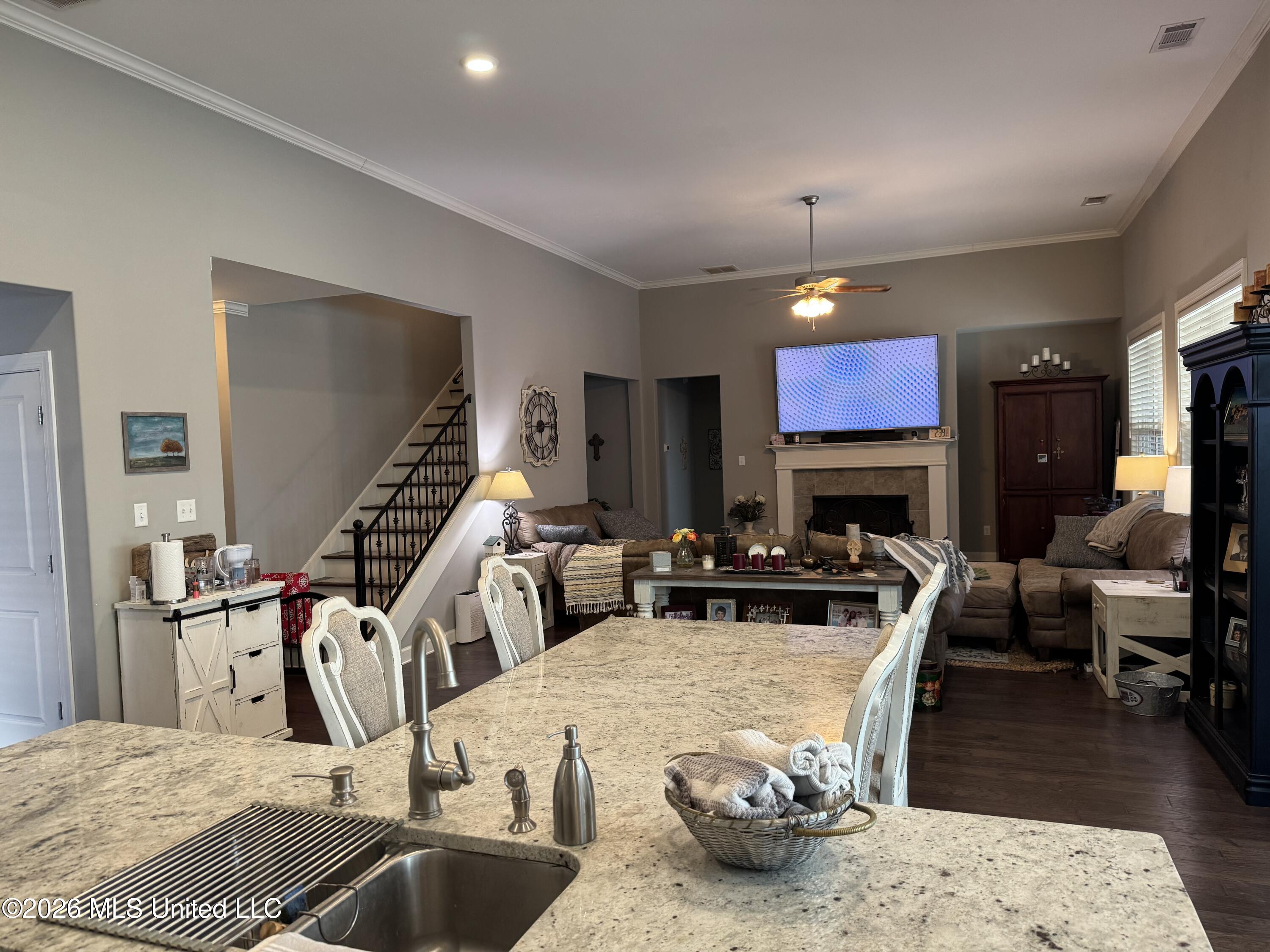 6223 Sierra Dr Drive Property Photo 8
