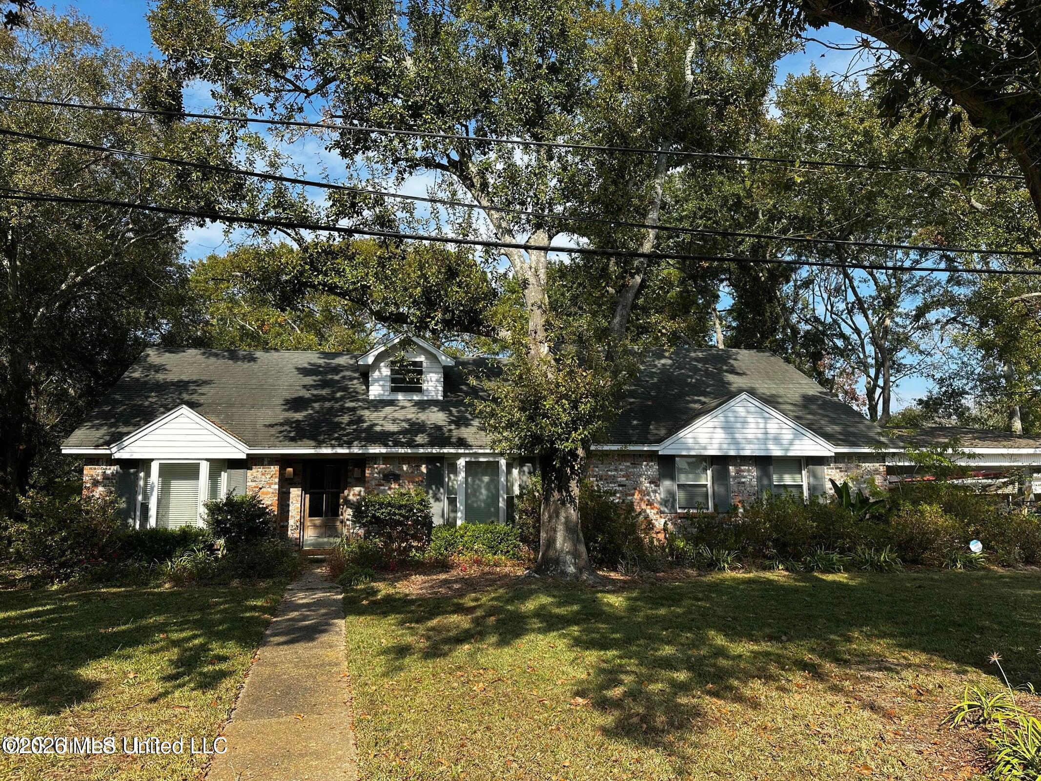 3911 Washington Avenue Property Photo 1