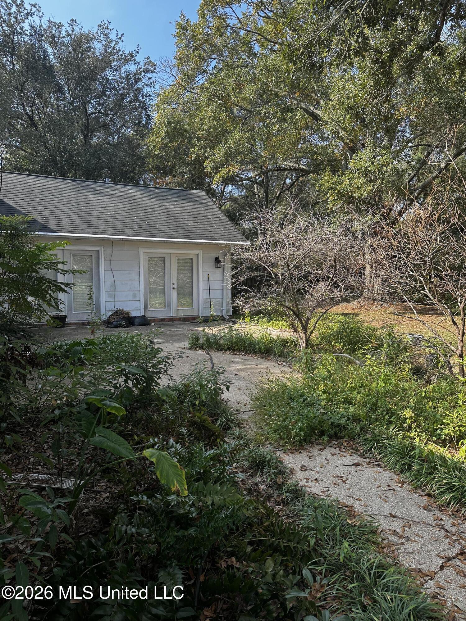 3911 Washington Avenue Property Photo 3
