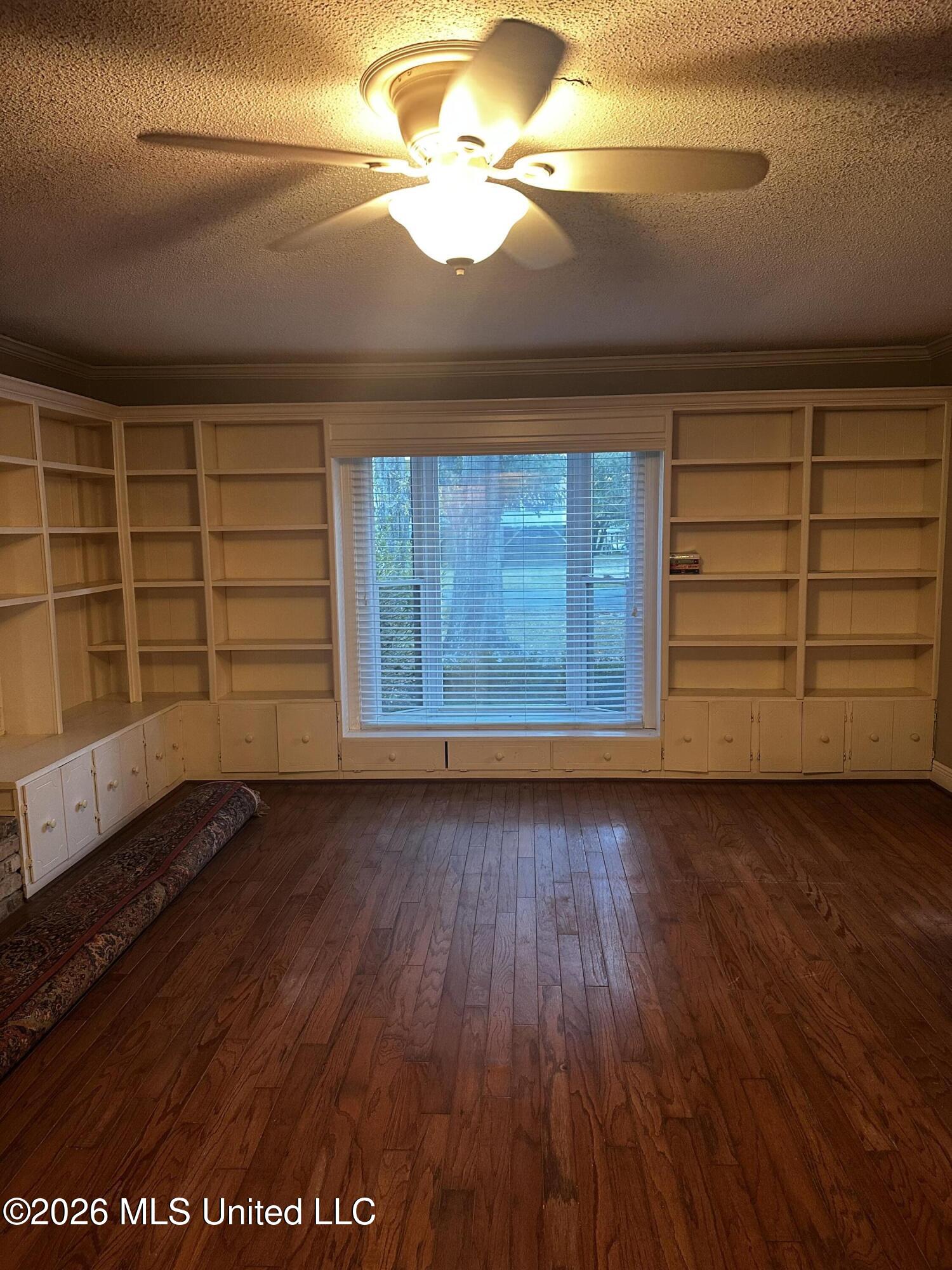 3911 Washington Avenue Property Photo 10