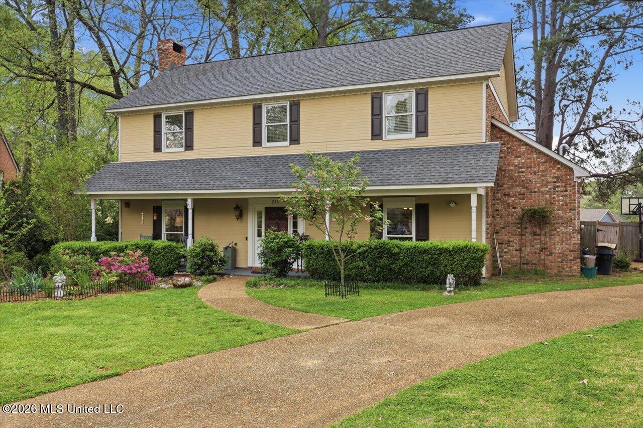 215 Comstock Lane Property Photo 2