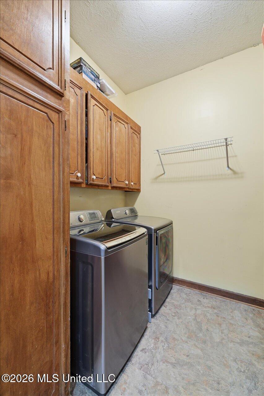 215 Comstock Lane Property Photo 13