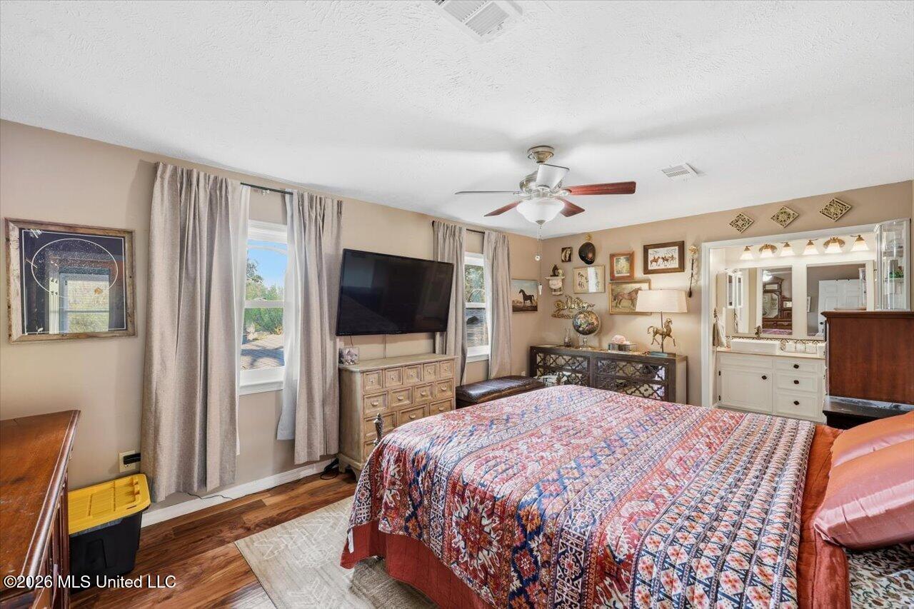 215 Comstock Lane Property Photo 14