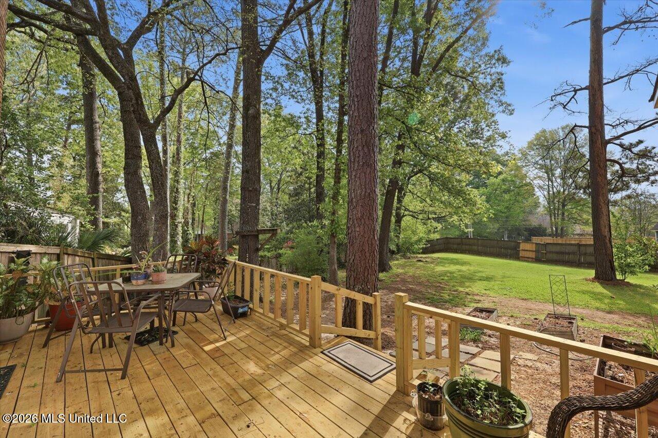215 Comstock Lane Property Photo 25