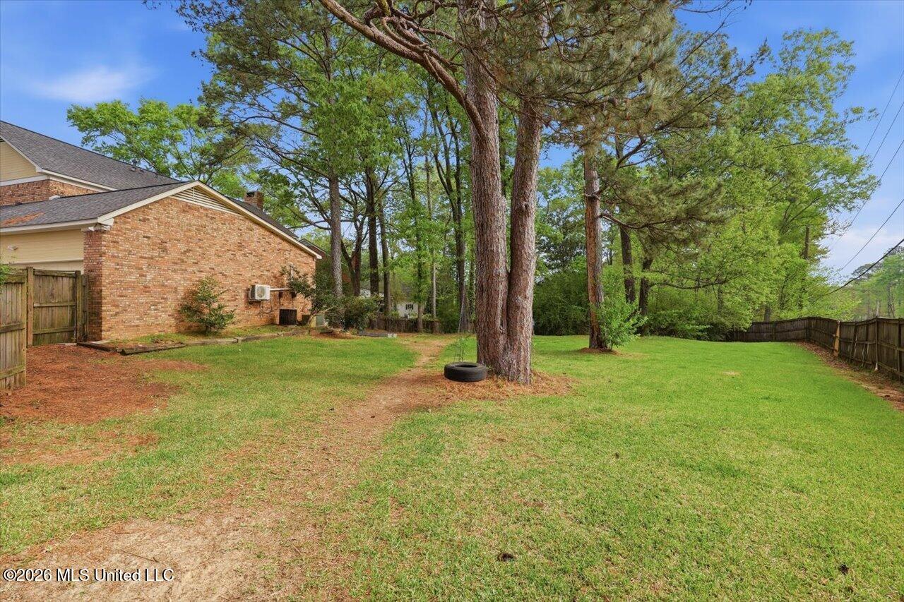 215 Comstock Lane Property Photo 28
