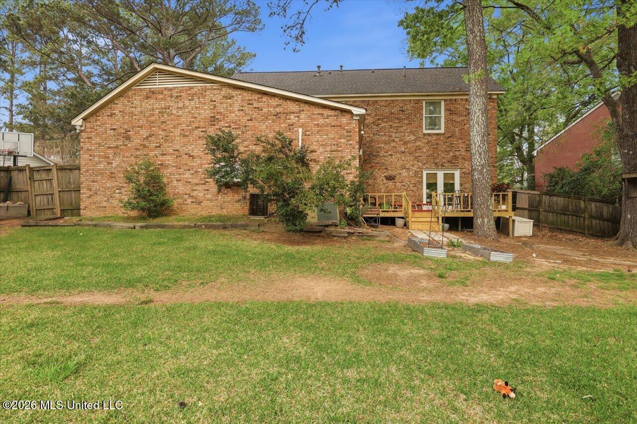 215 Comstock Lane Property Photo 29
