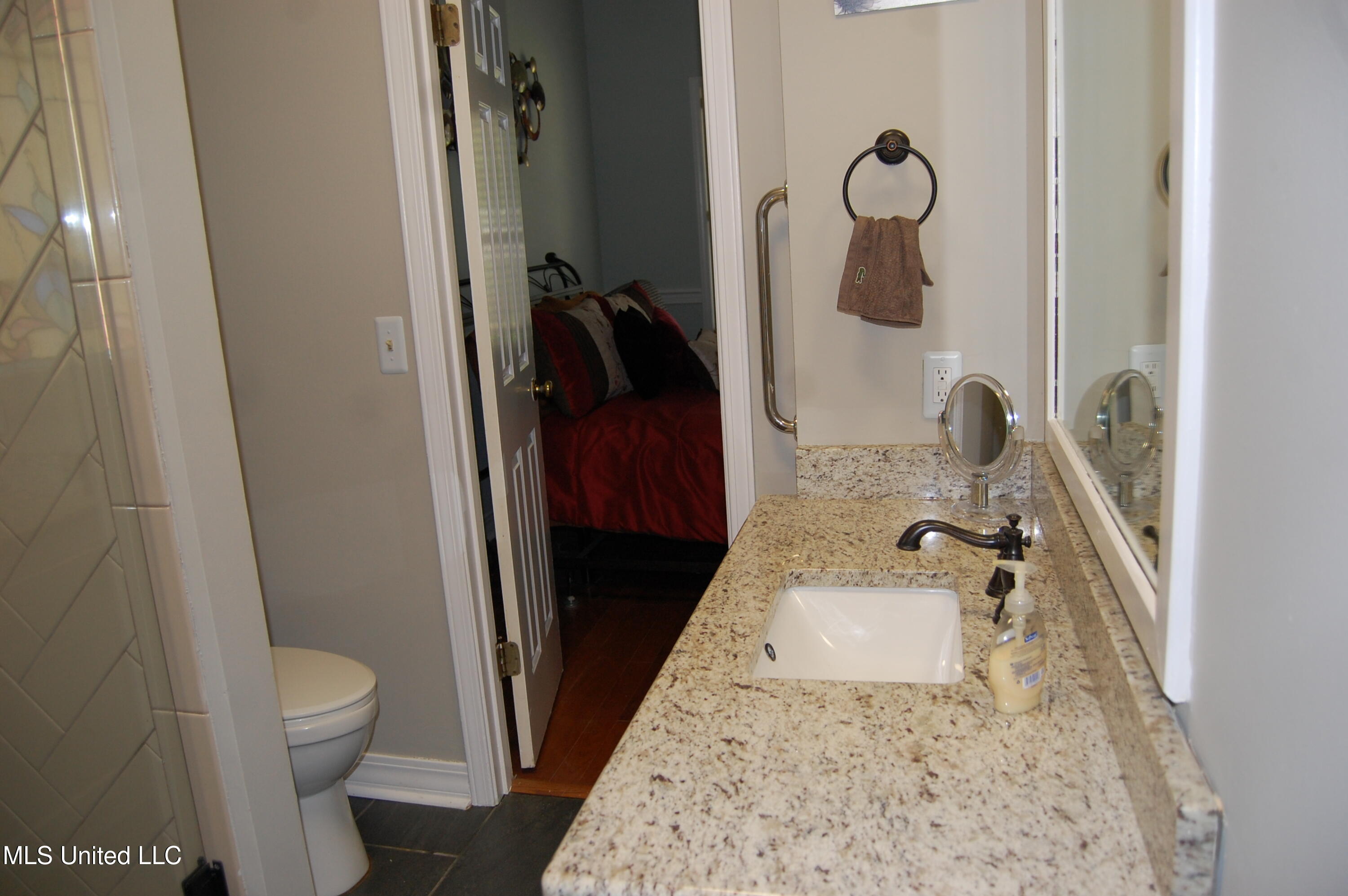 121 Countrywood Circle Property Photo 24