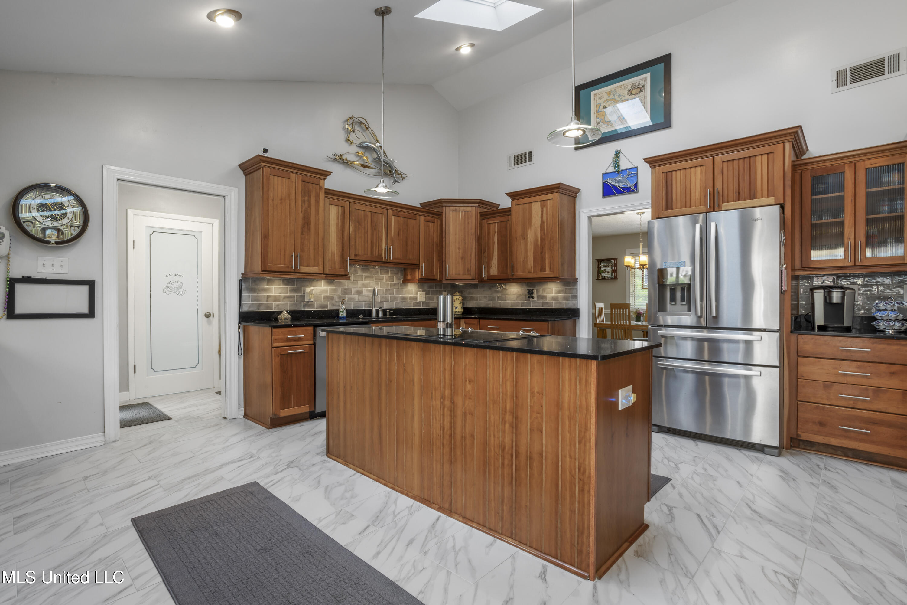 222 Glen Eagles Drive Property Photo 8