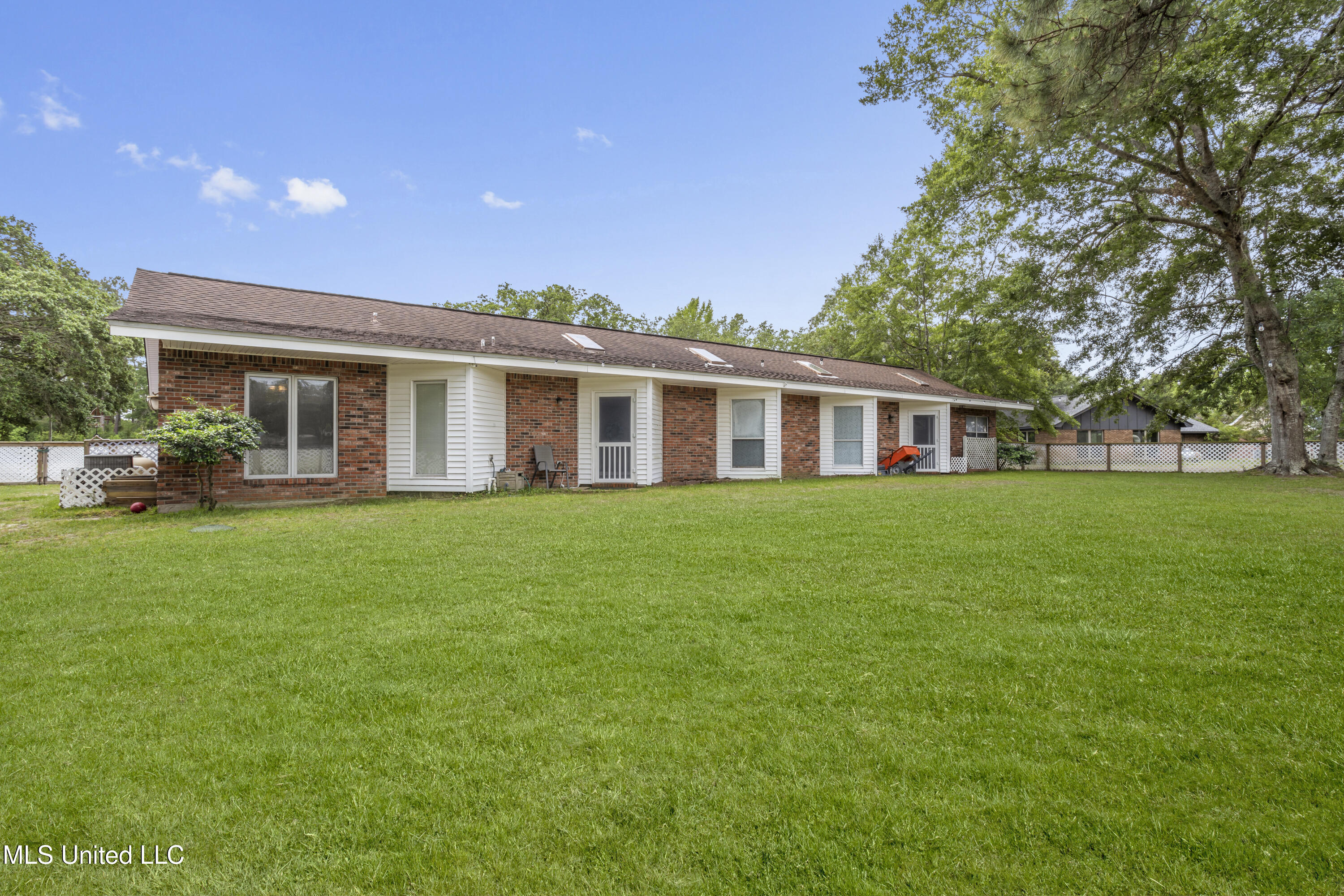 222 Glen Eagles Drive Property Photo 38