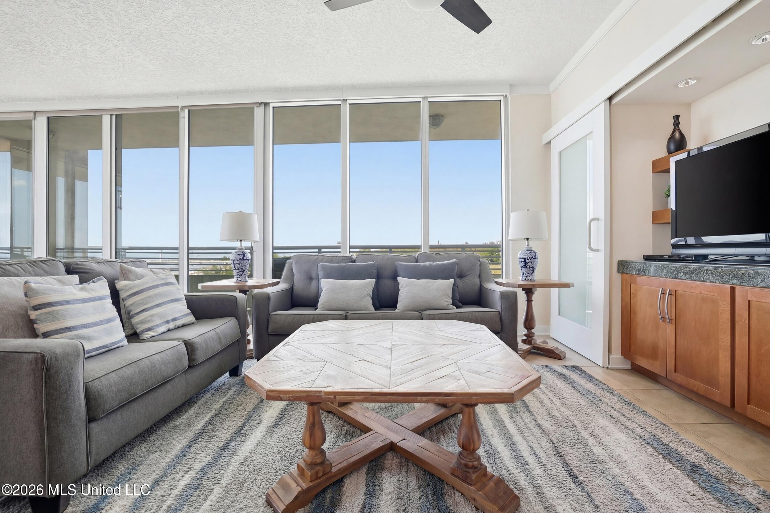 2060 Beach Boulevard Property Photo 6