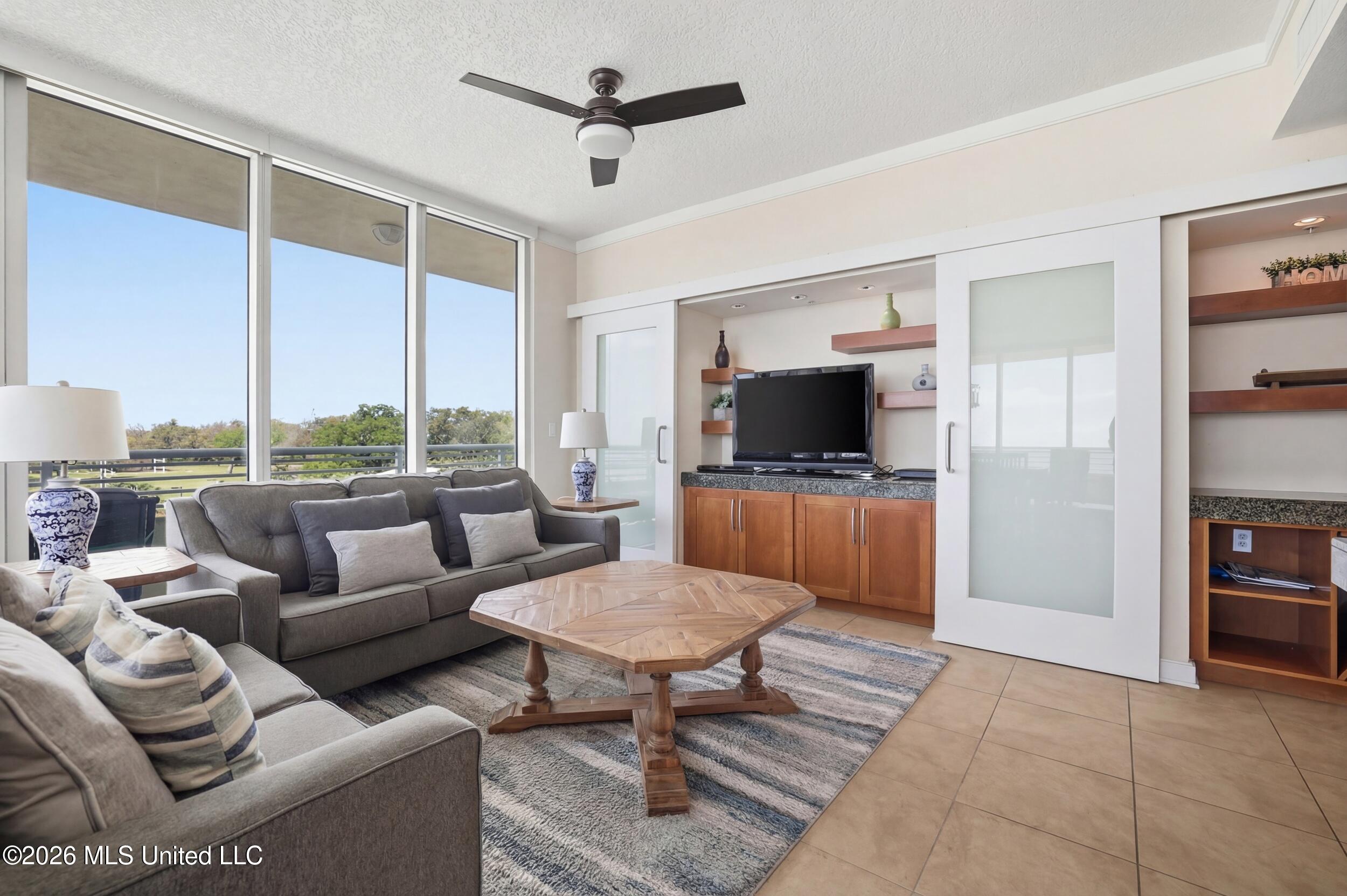 2060 Beach Boulevard Property Photo 7