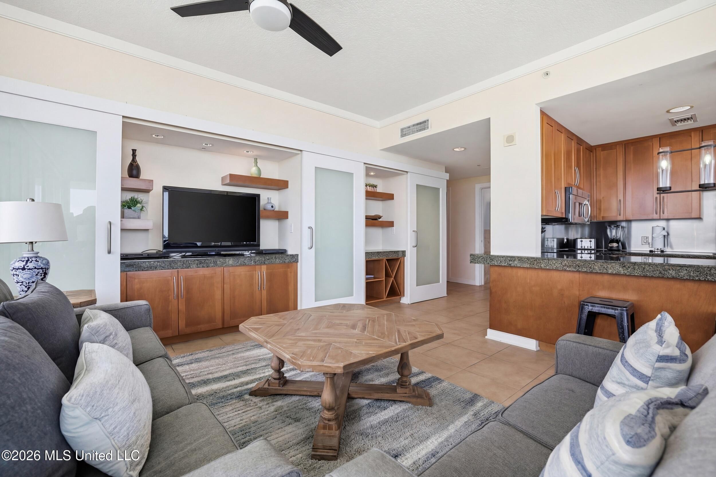 2060 Beach Boulevard Property Photo 9