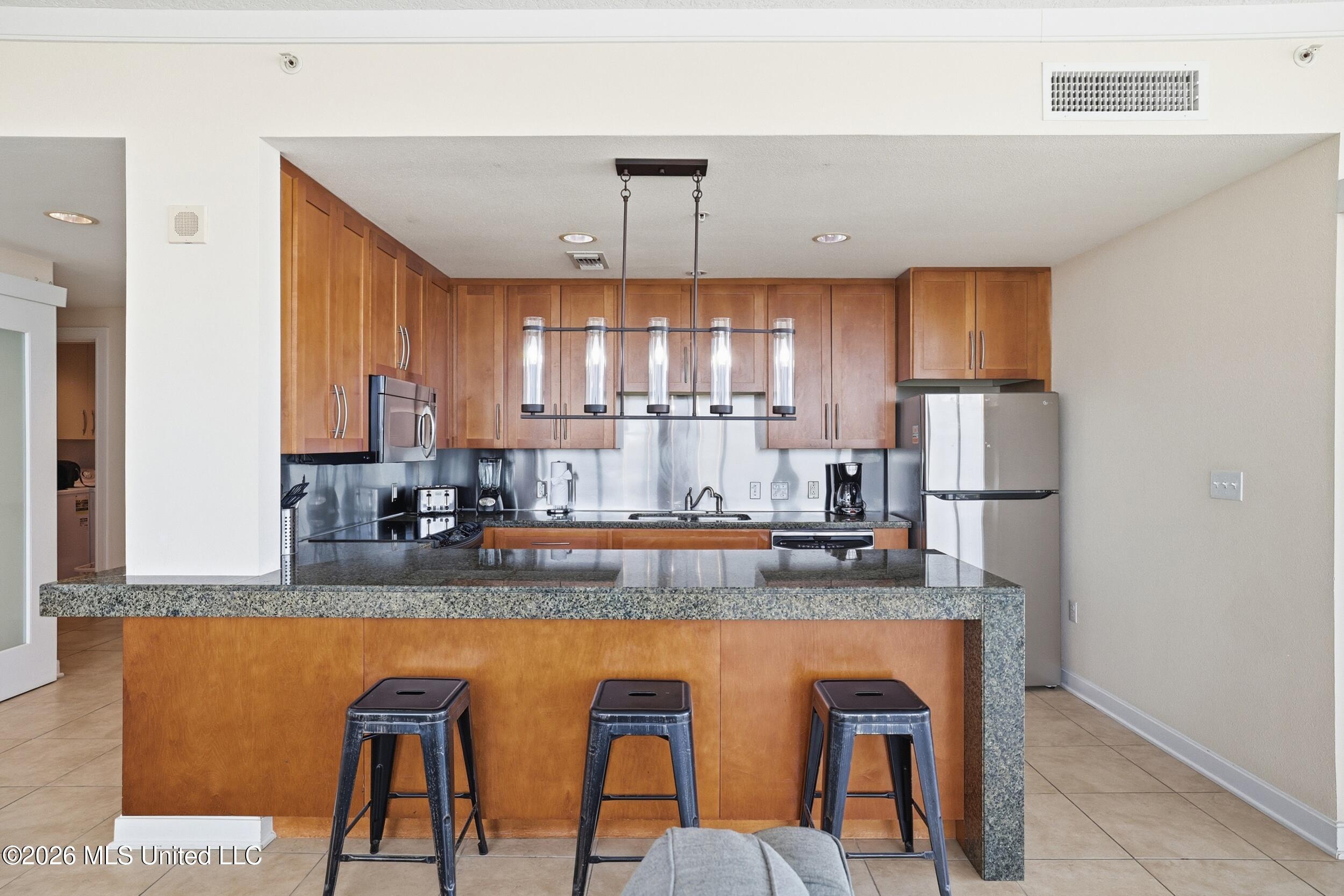2060 Beach Boulevard Property Photo 10