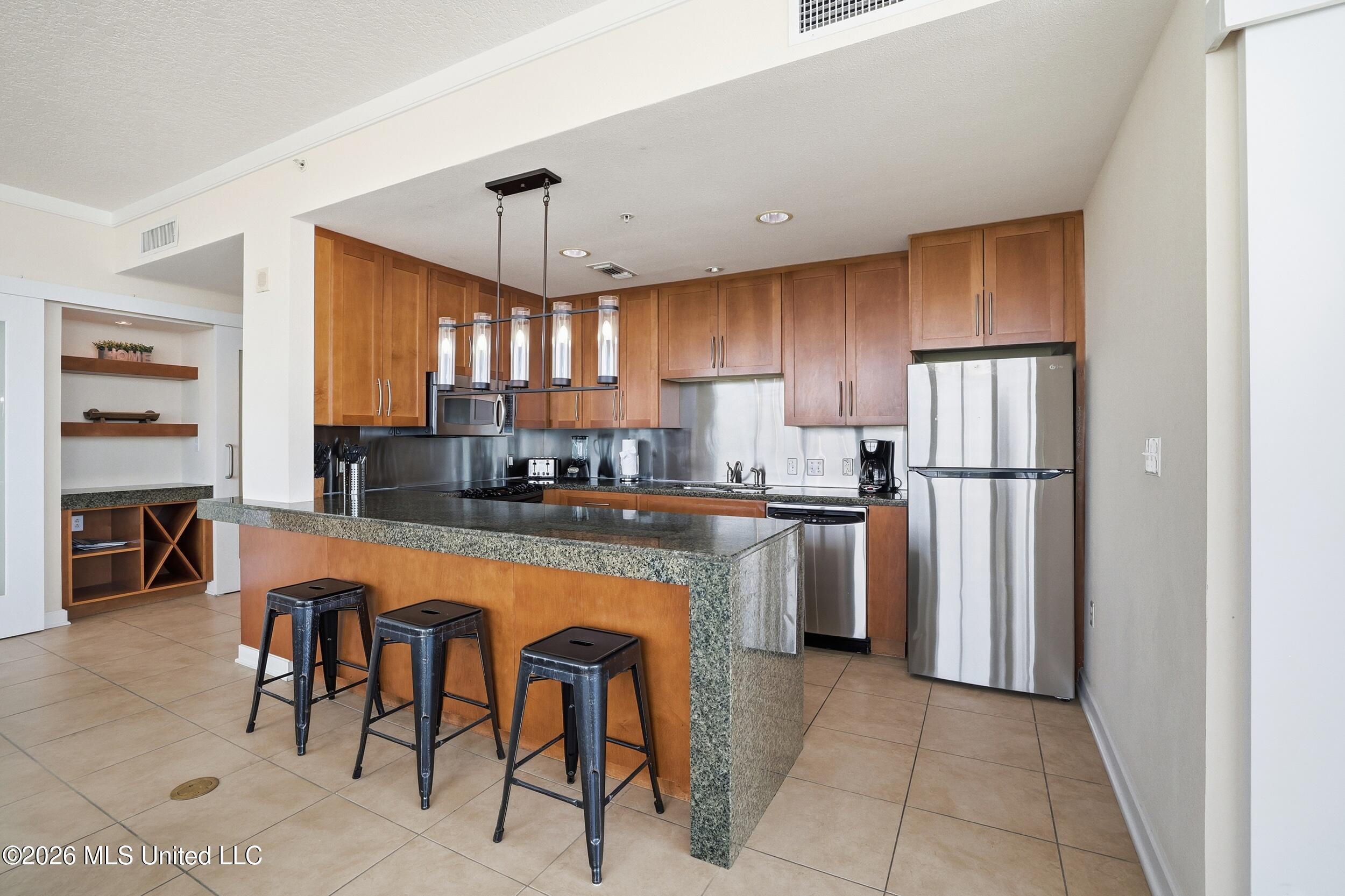2060 Beach Boulevard Property Photo 11