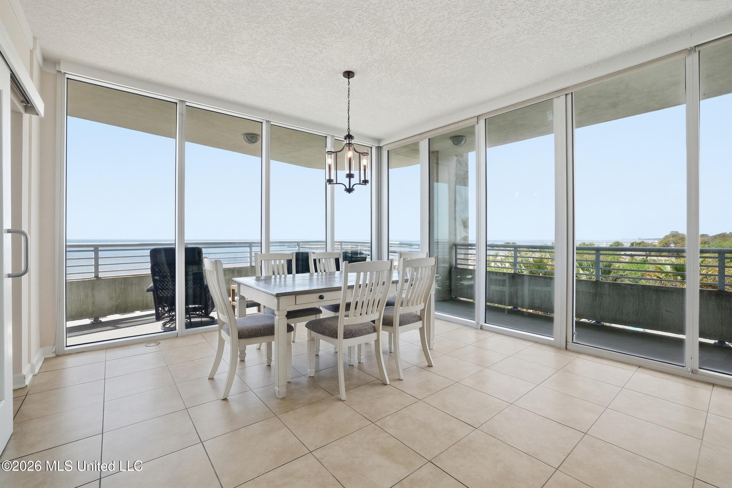 2060 Beach Boulevard Property Photo 14