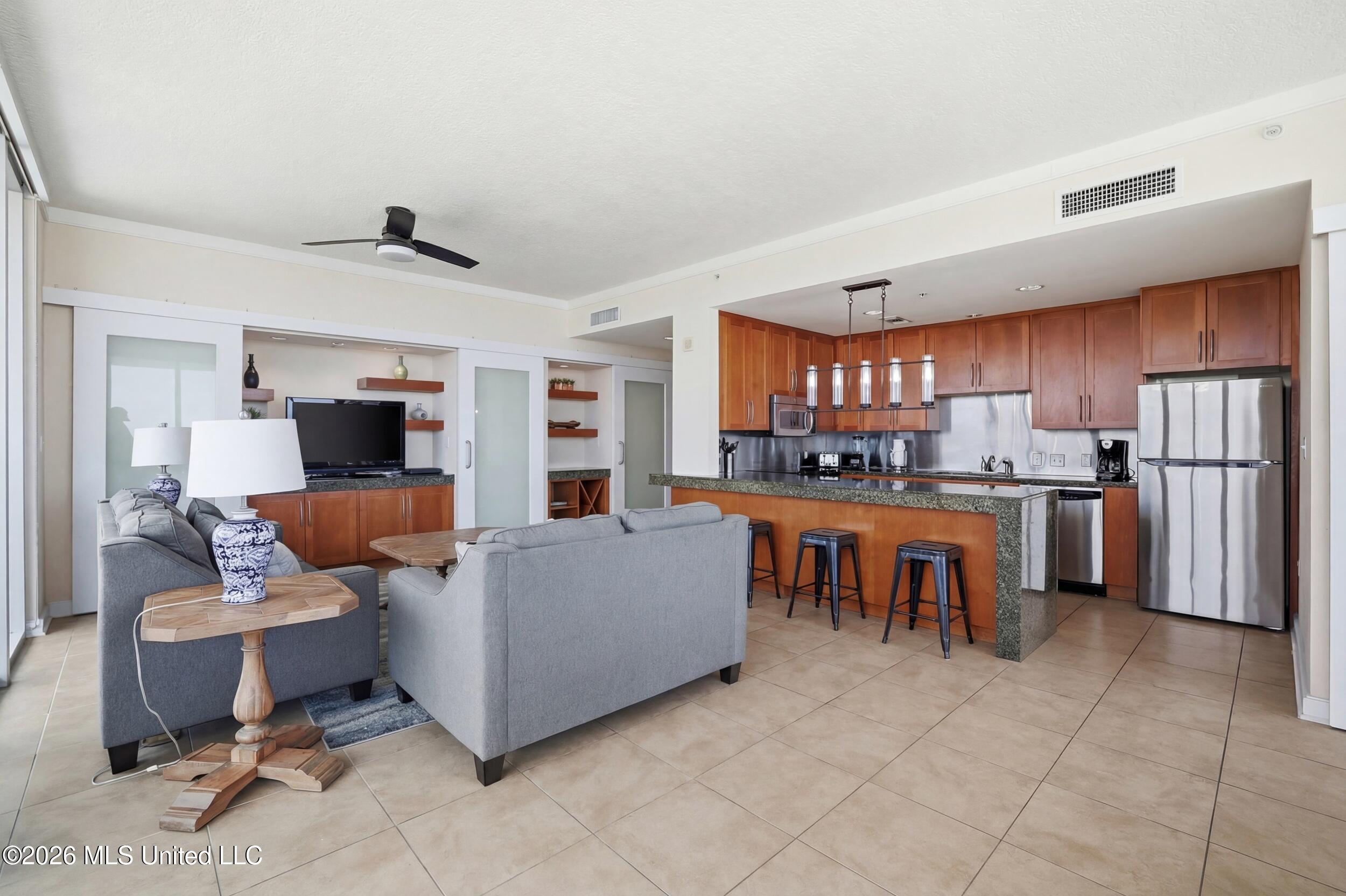 2060 Beach Boulevard Property Photo 17