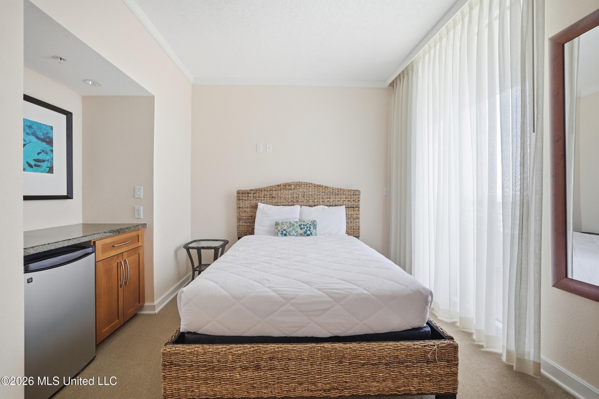 2060 Beach Boulevard Property Photo 25