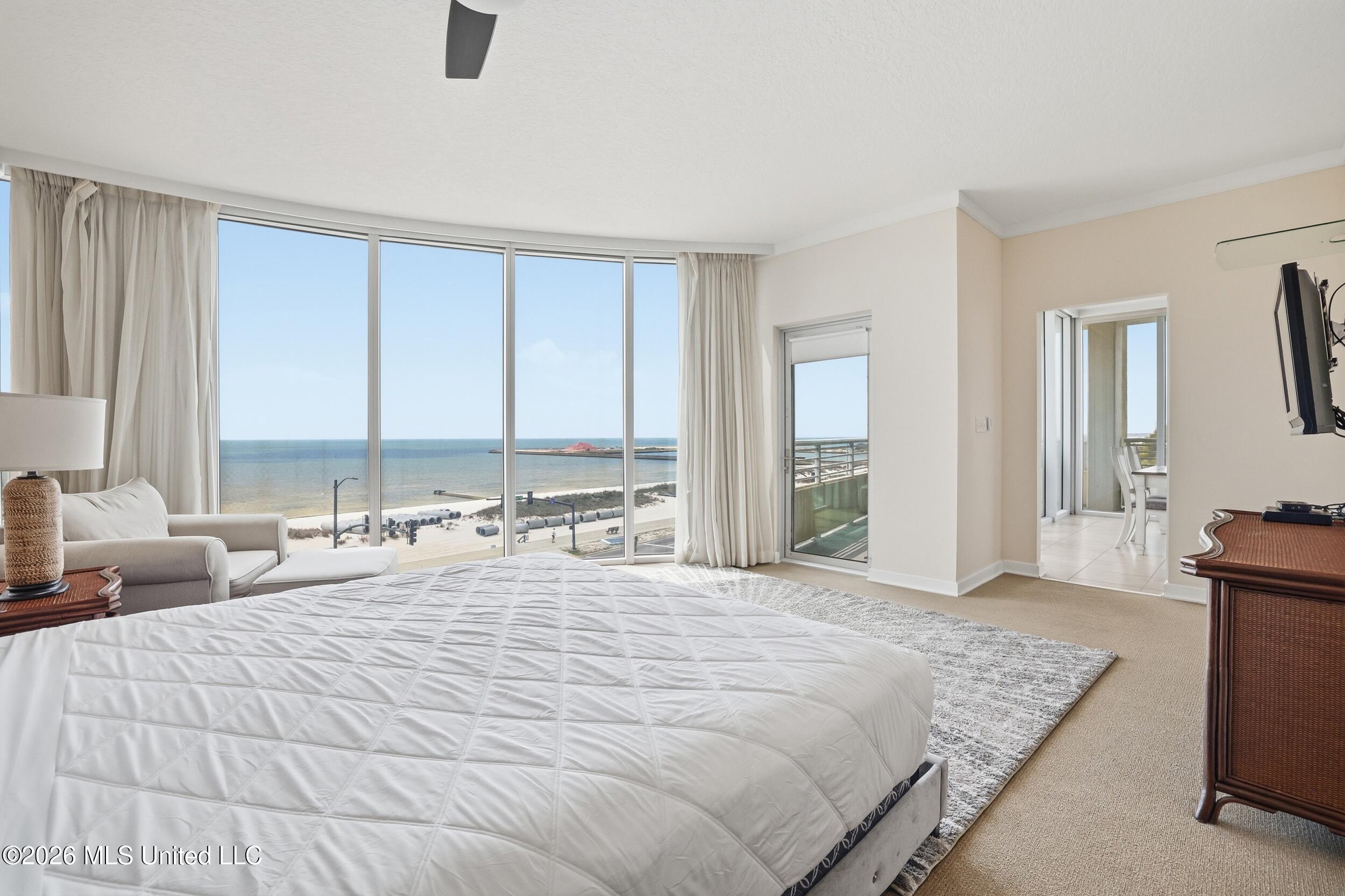 2060 Beach Boulevard Property Photo 31