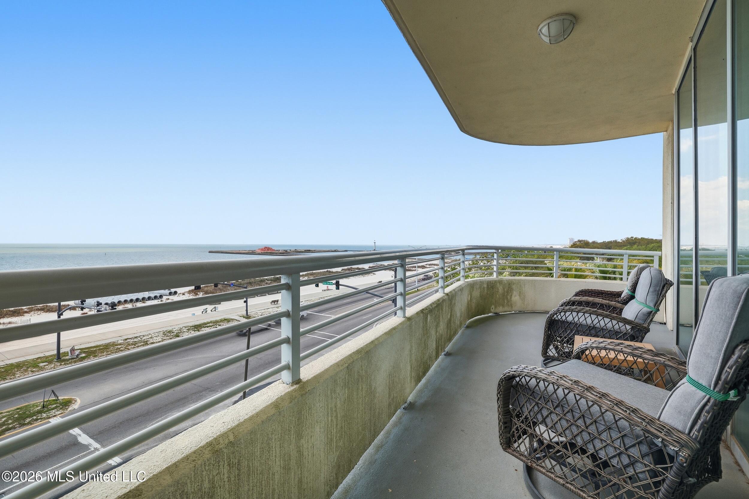 2060 Beach Boulevard Property Photo 41