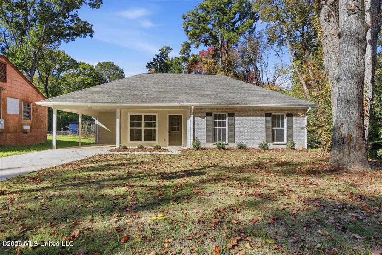 407 E Hillsdale Drive Property Photo 1