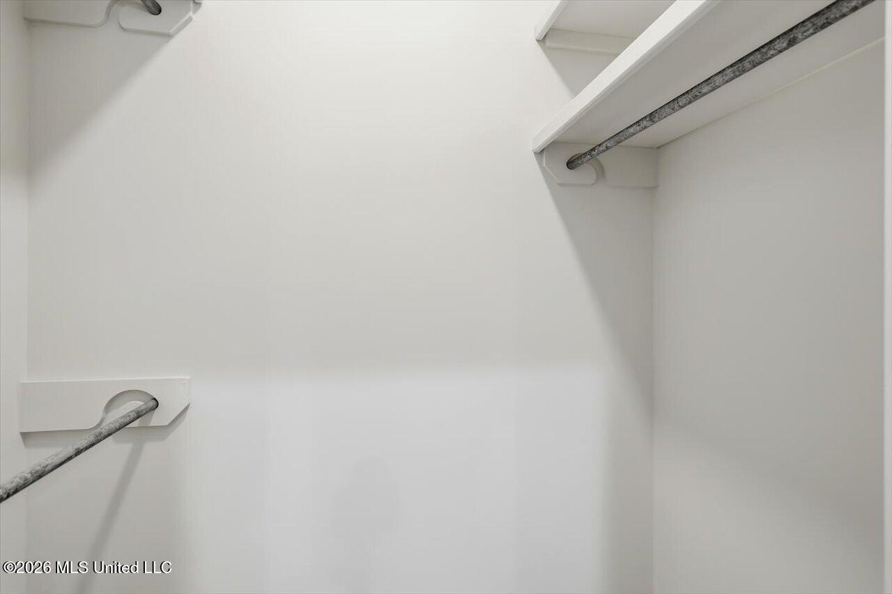 407 E Hillsdale Drive Property Photo 21