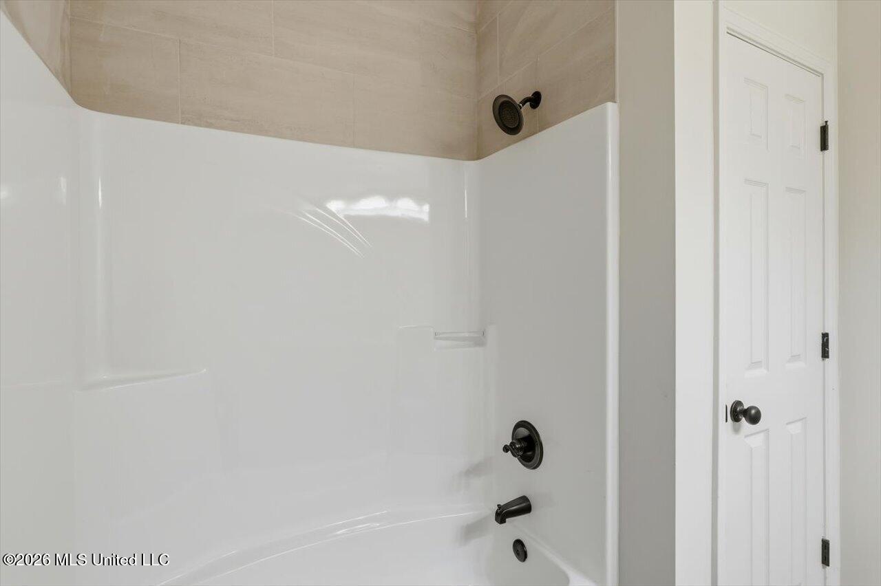 407 E Hillsdale Drive Property Photo 23