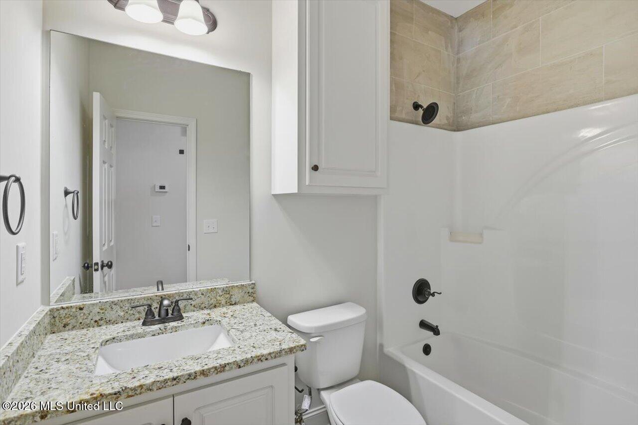 407 E Hillsdale Drive Property Photo 25