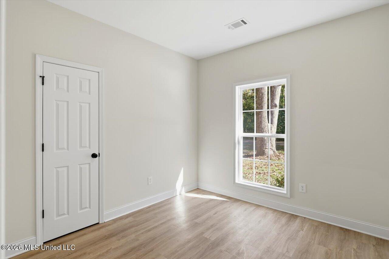 407 E Hillsdale Drive Property Photo 26
