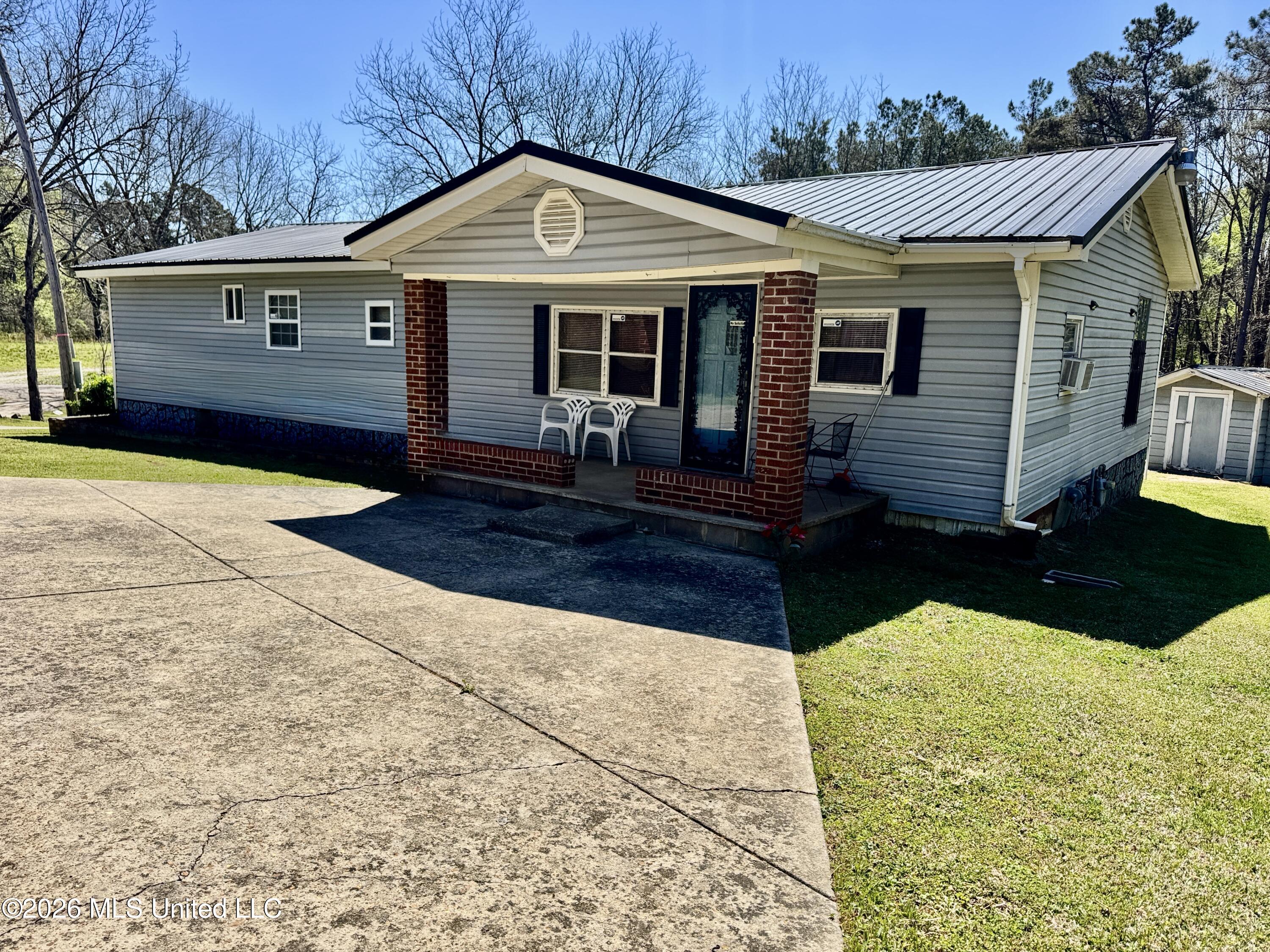 24 Evergreen Lane Property Photo 1