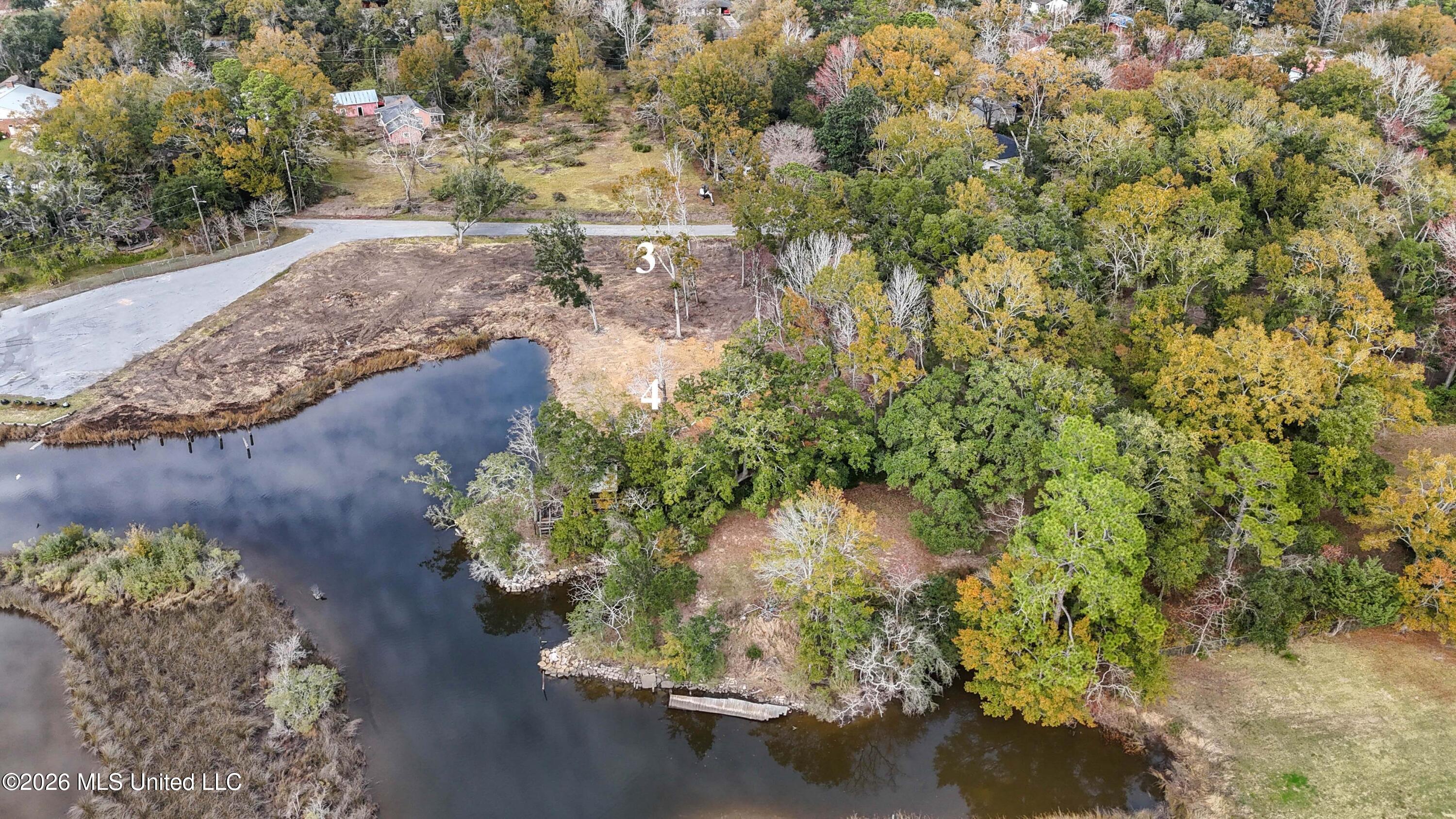 Hemlock Avenue Property Photo 10