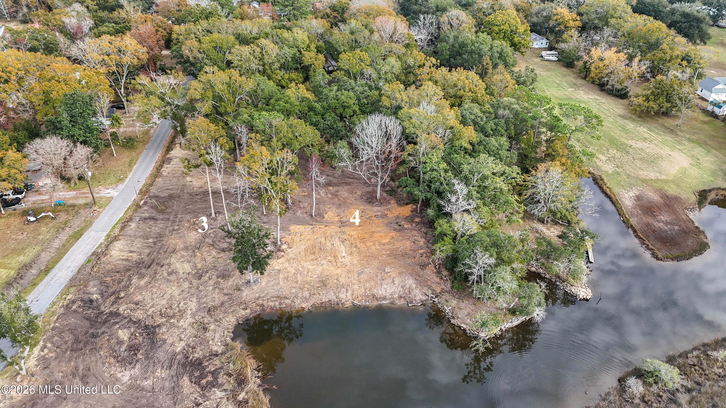 Hemlock Avenue Property Photo 14