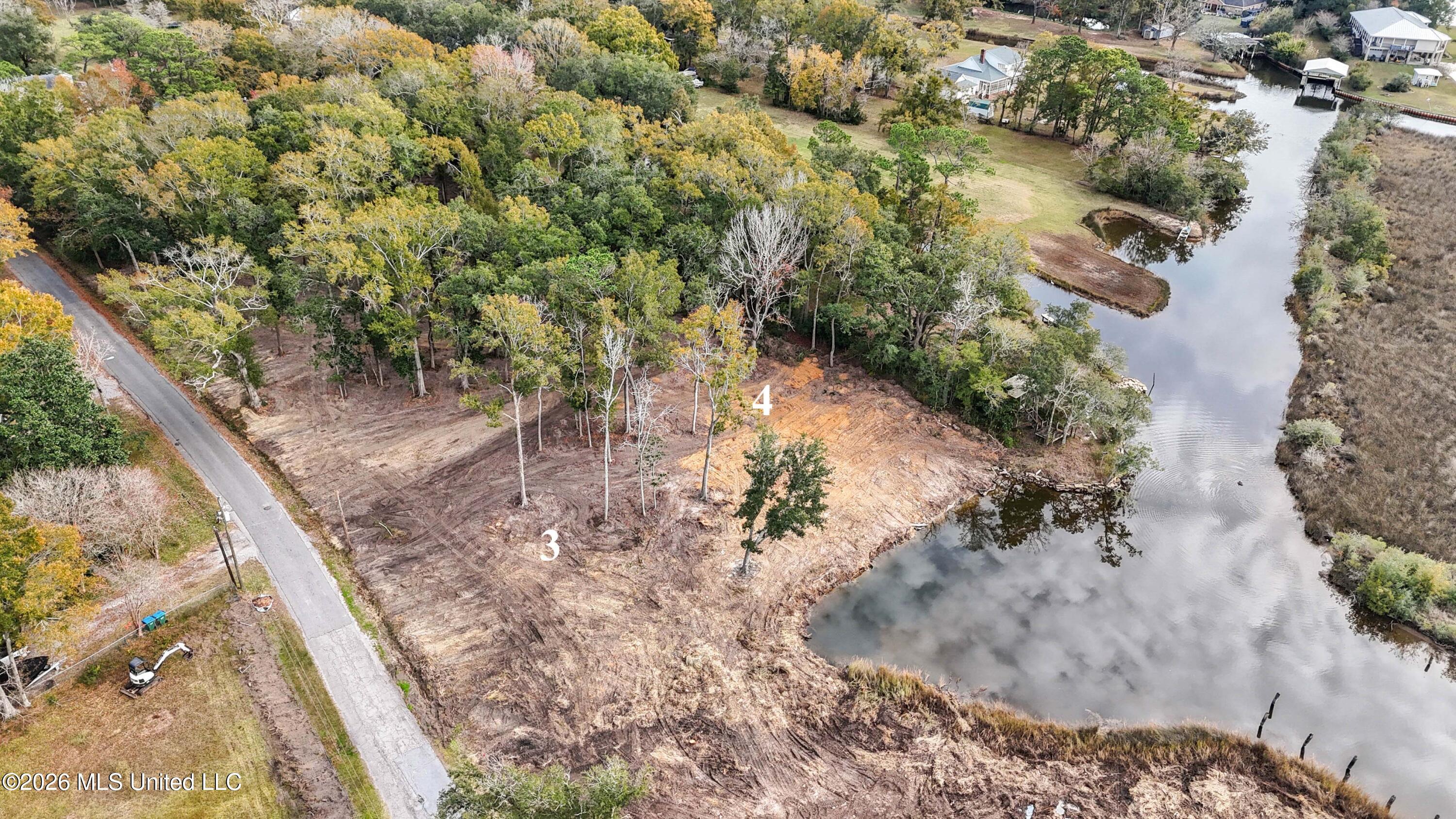 Hemlock Avenue Property Photo 16