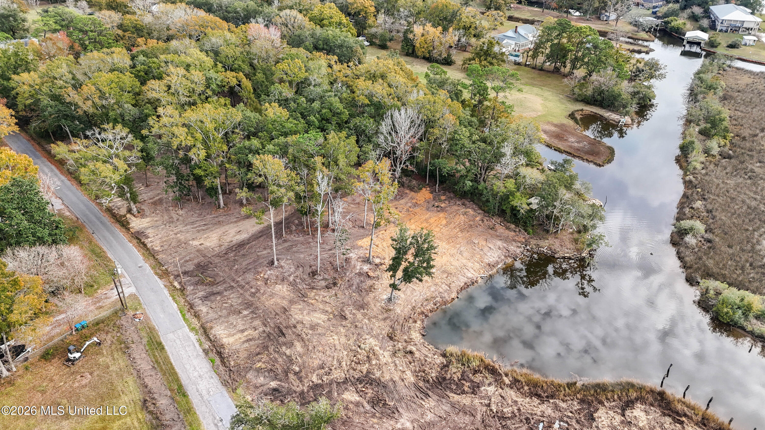 Hemlock Avenue Property Photo 17