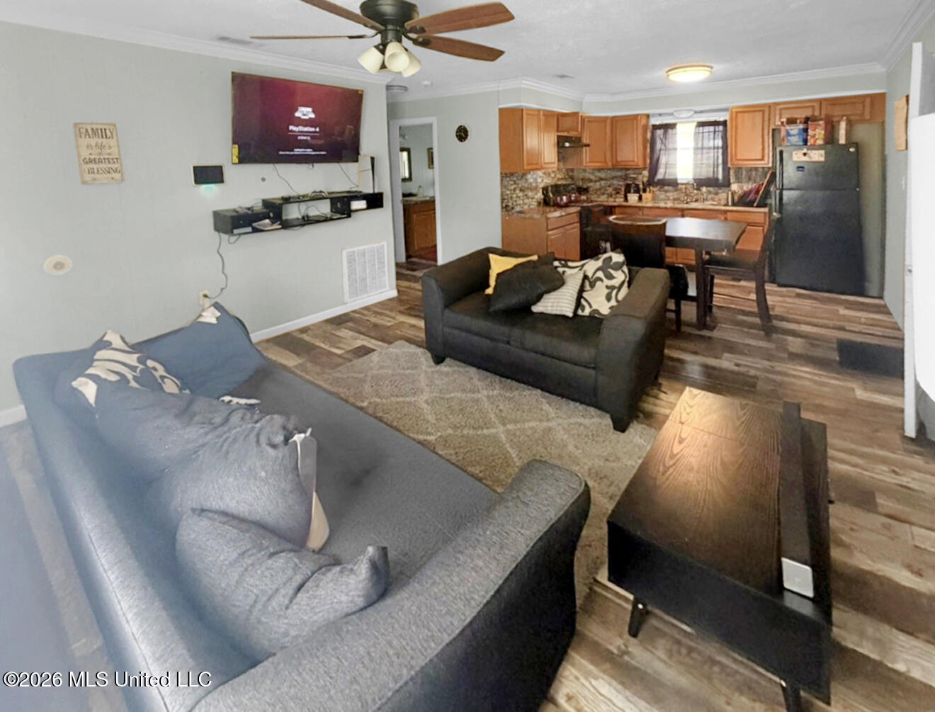 205 Summers Street Property Photo 2
