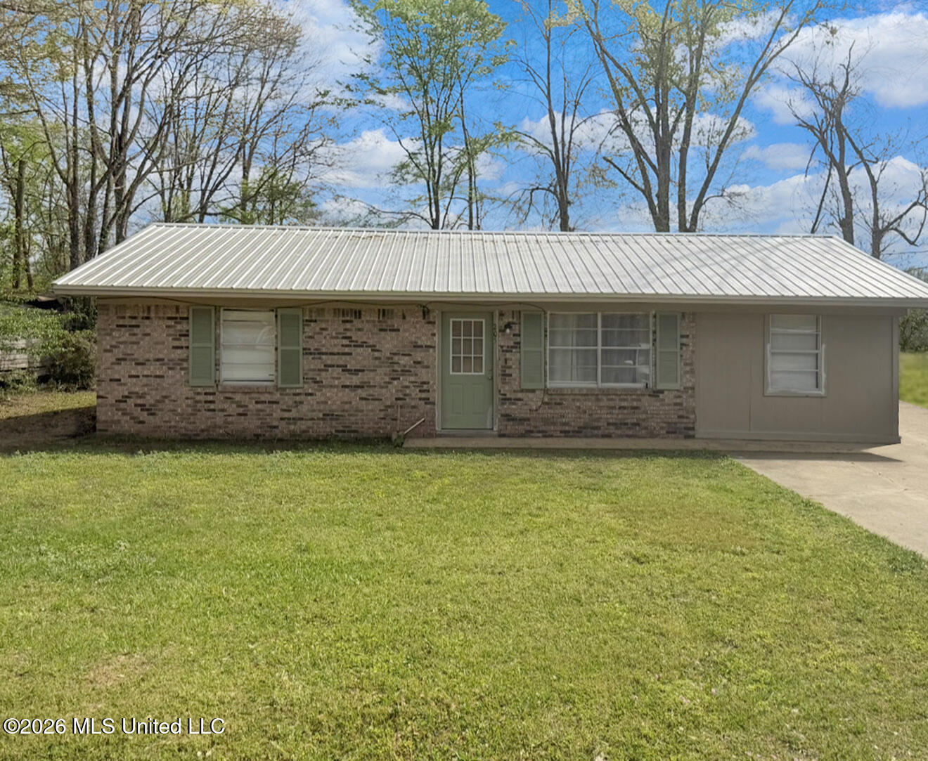 205 Summers Street Property Photo 6
