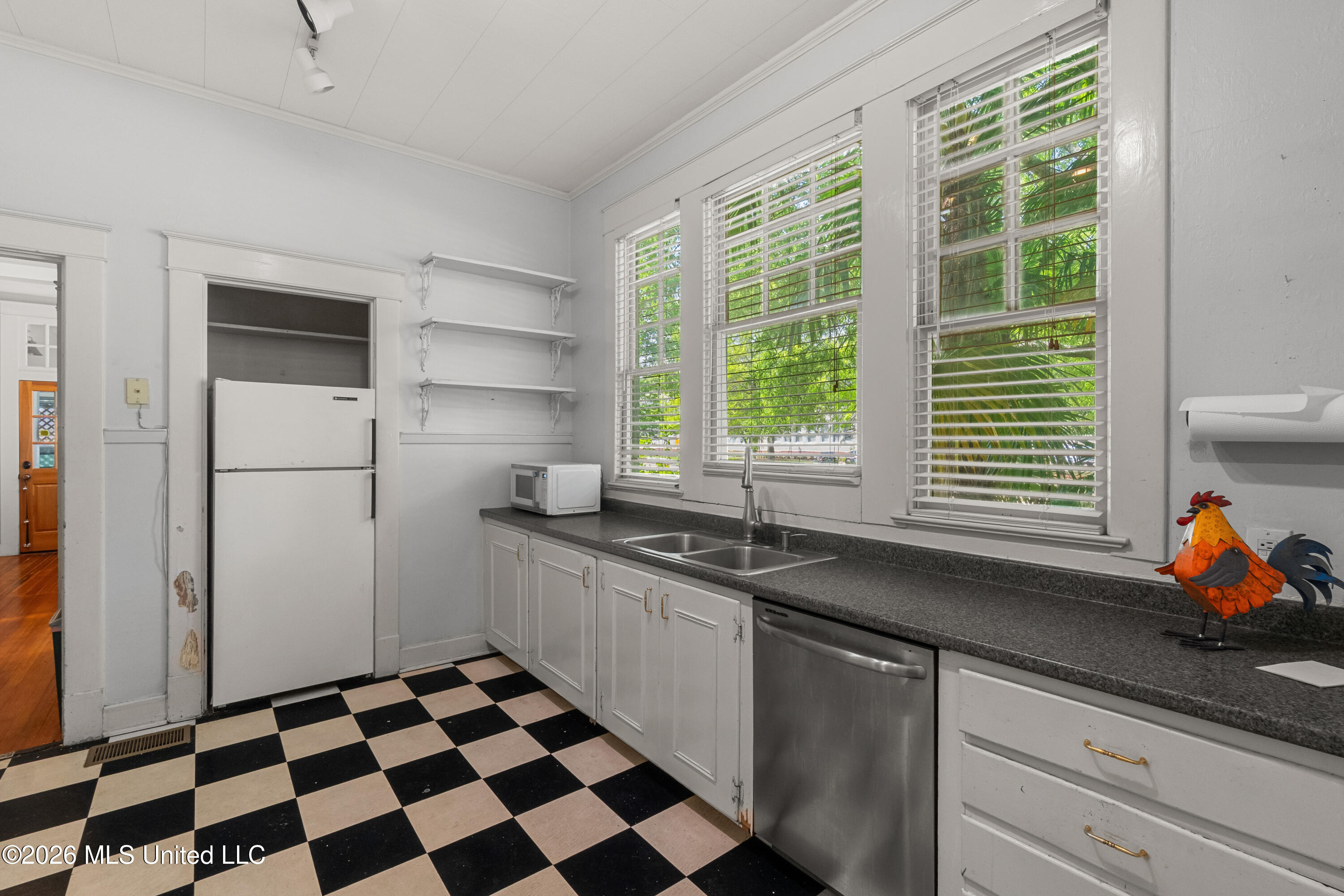 410 4th Avenue Property Photo 12