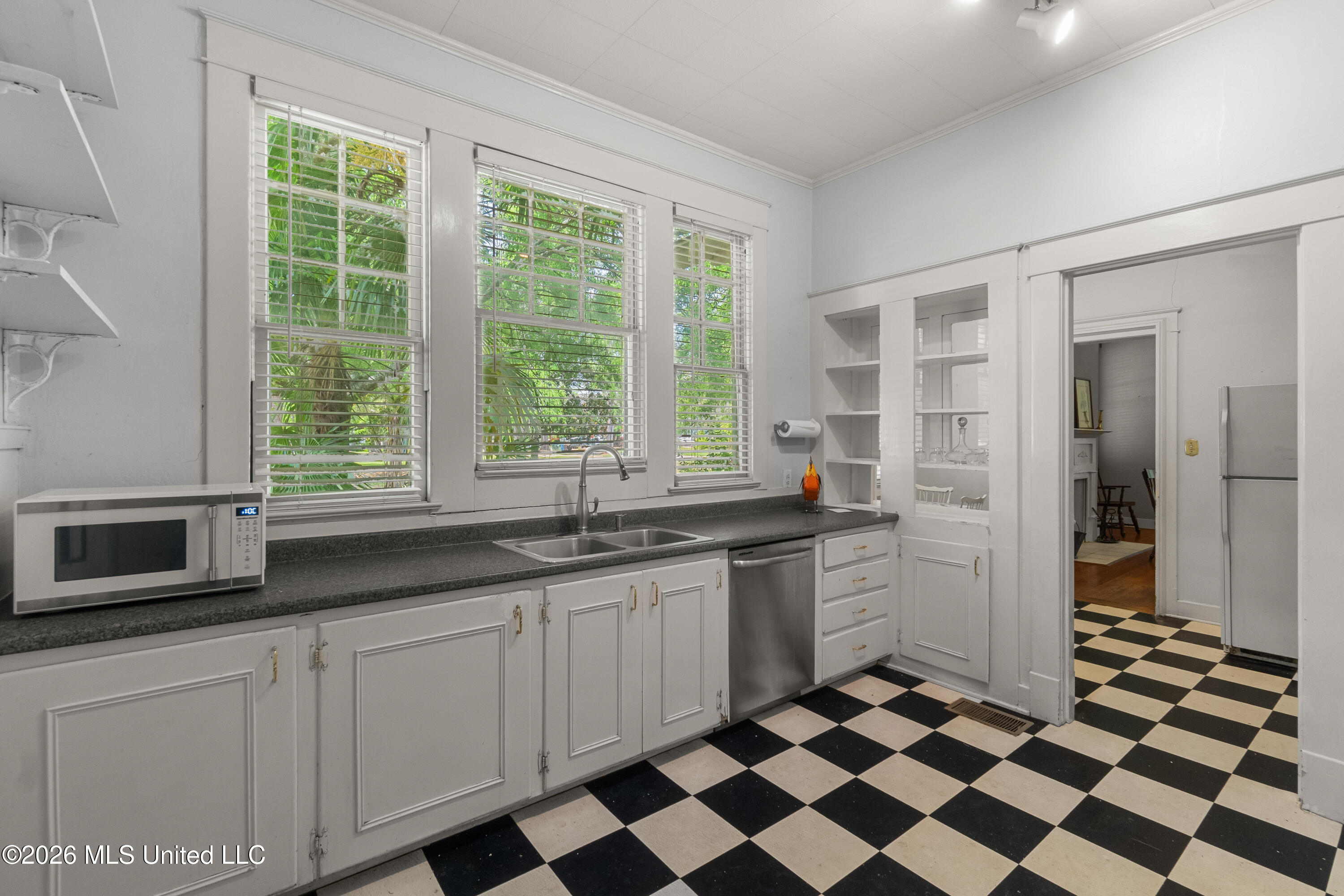 410 4th Avenue Property Photo 14