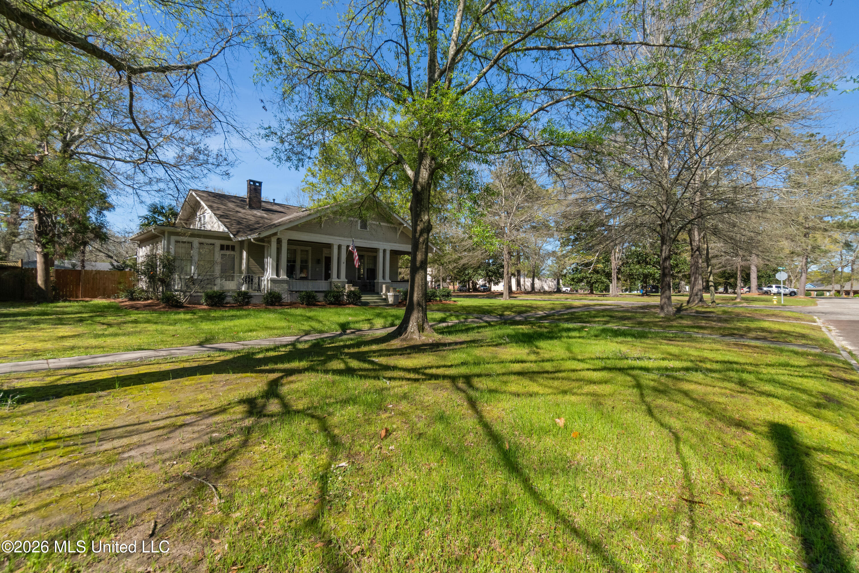 410 4th Avenue Property Photo 38
