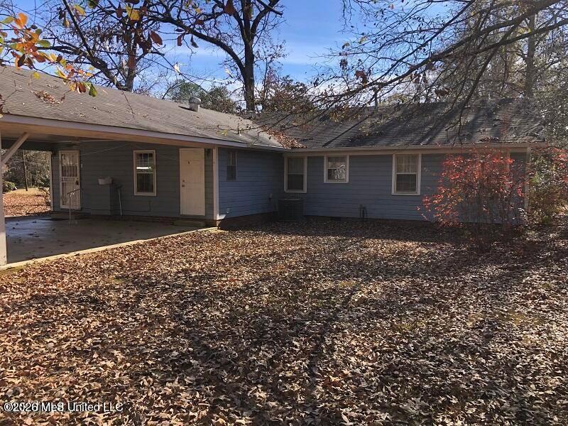9351 Castalian Springs Boulevard Property Photo 6