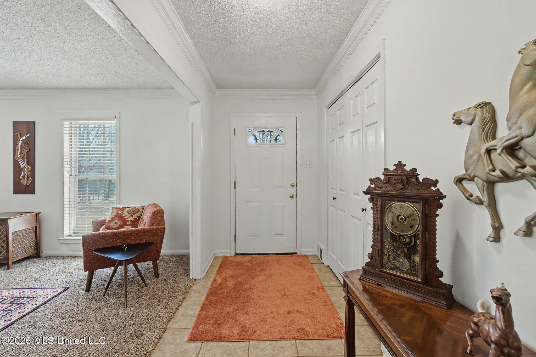5600 Rolling Hills Drive Property Photo 3