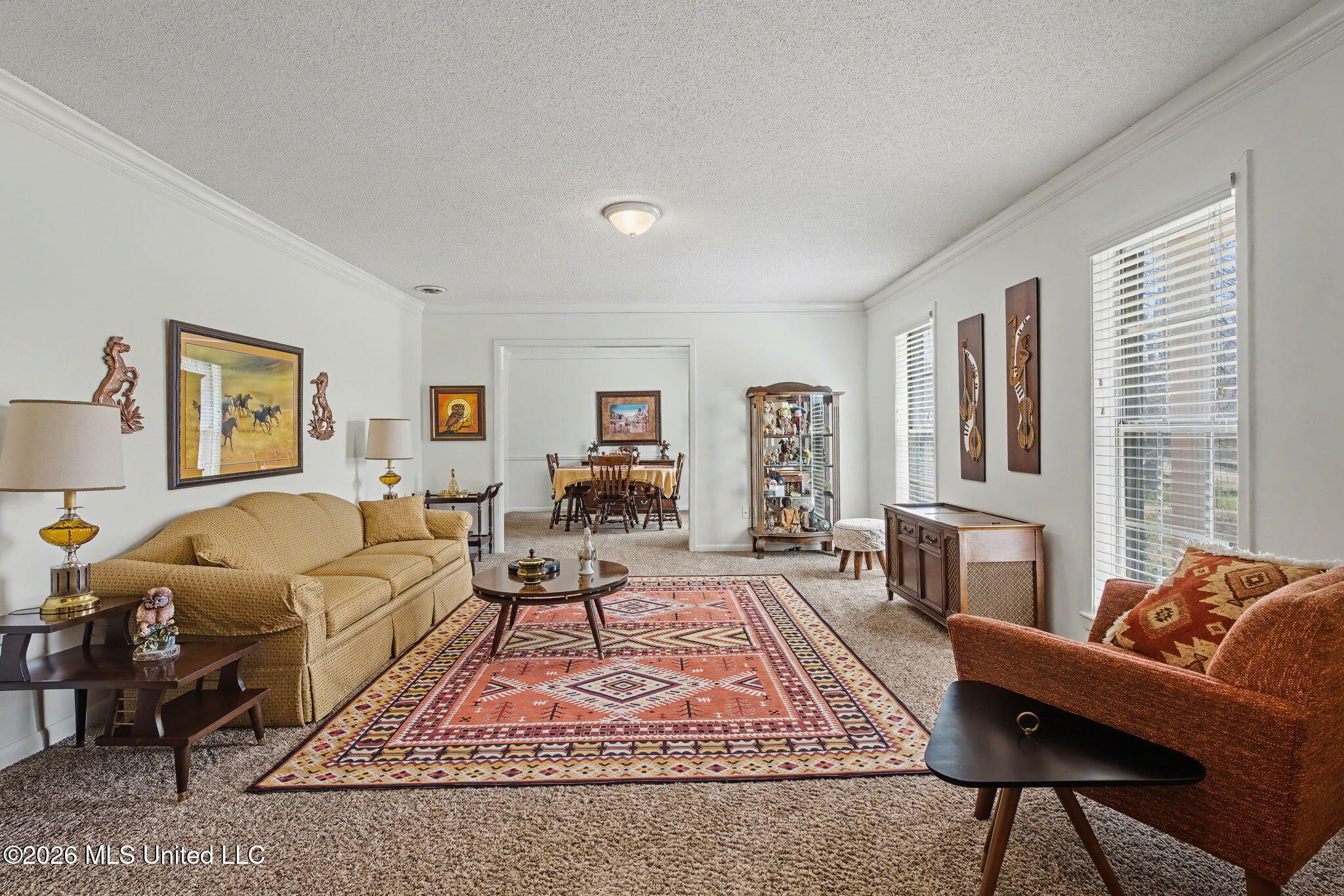 5600 Rolling Hills Drive Property Photo 4