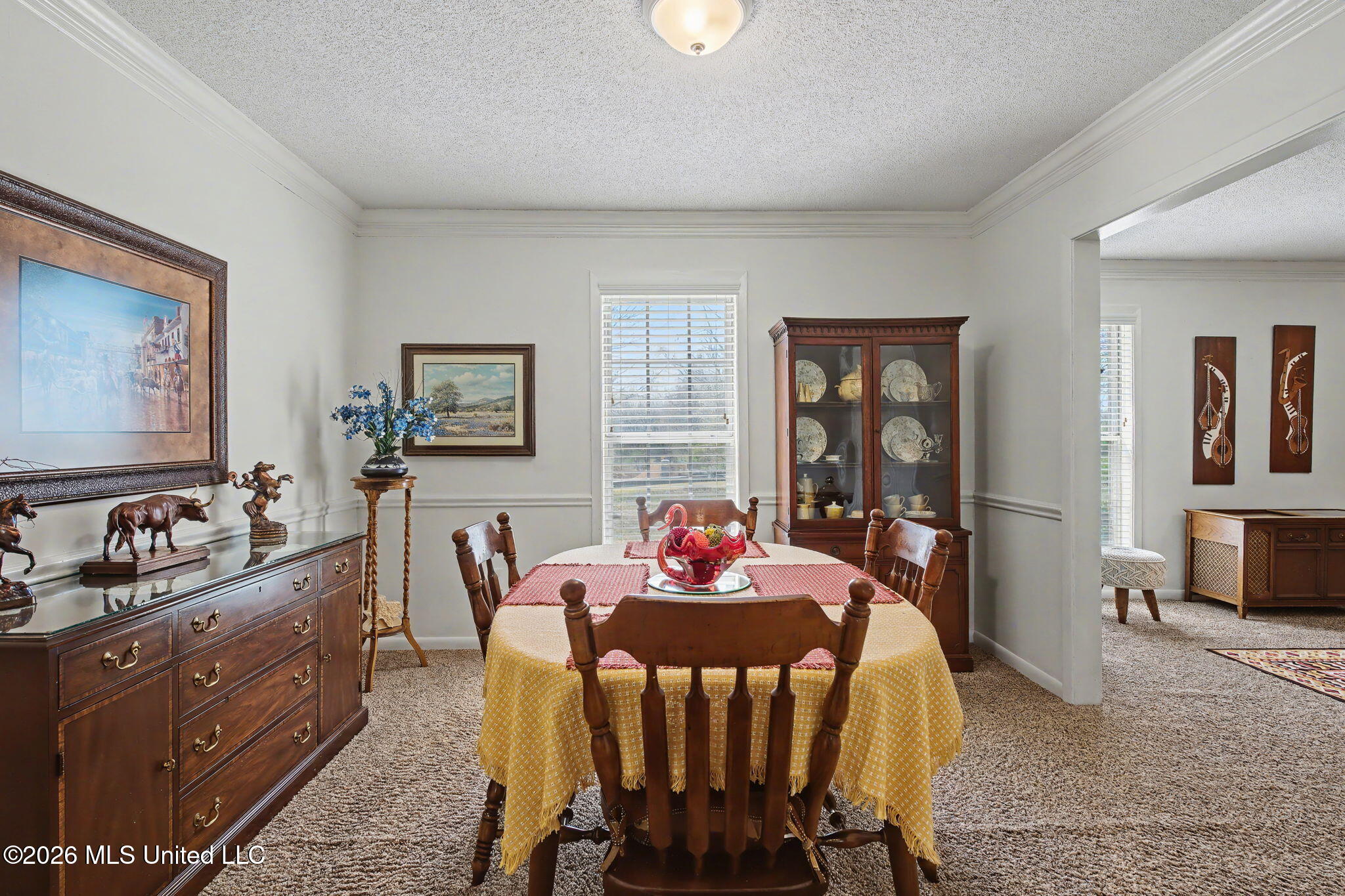 5600 Rolling Hills Drive Property Photo 6