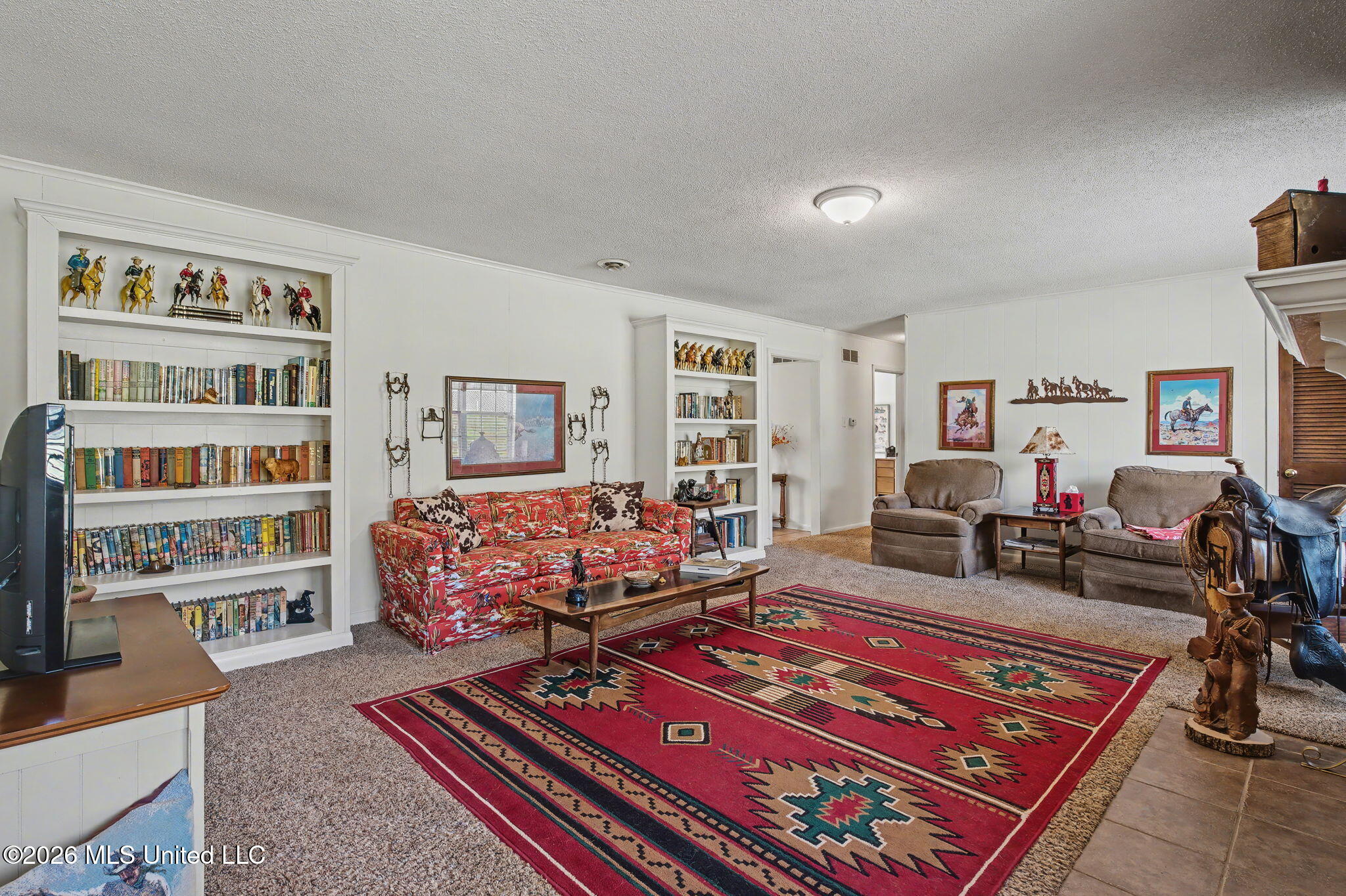 5600 Rolling Hills Drive Property Photo 8