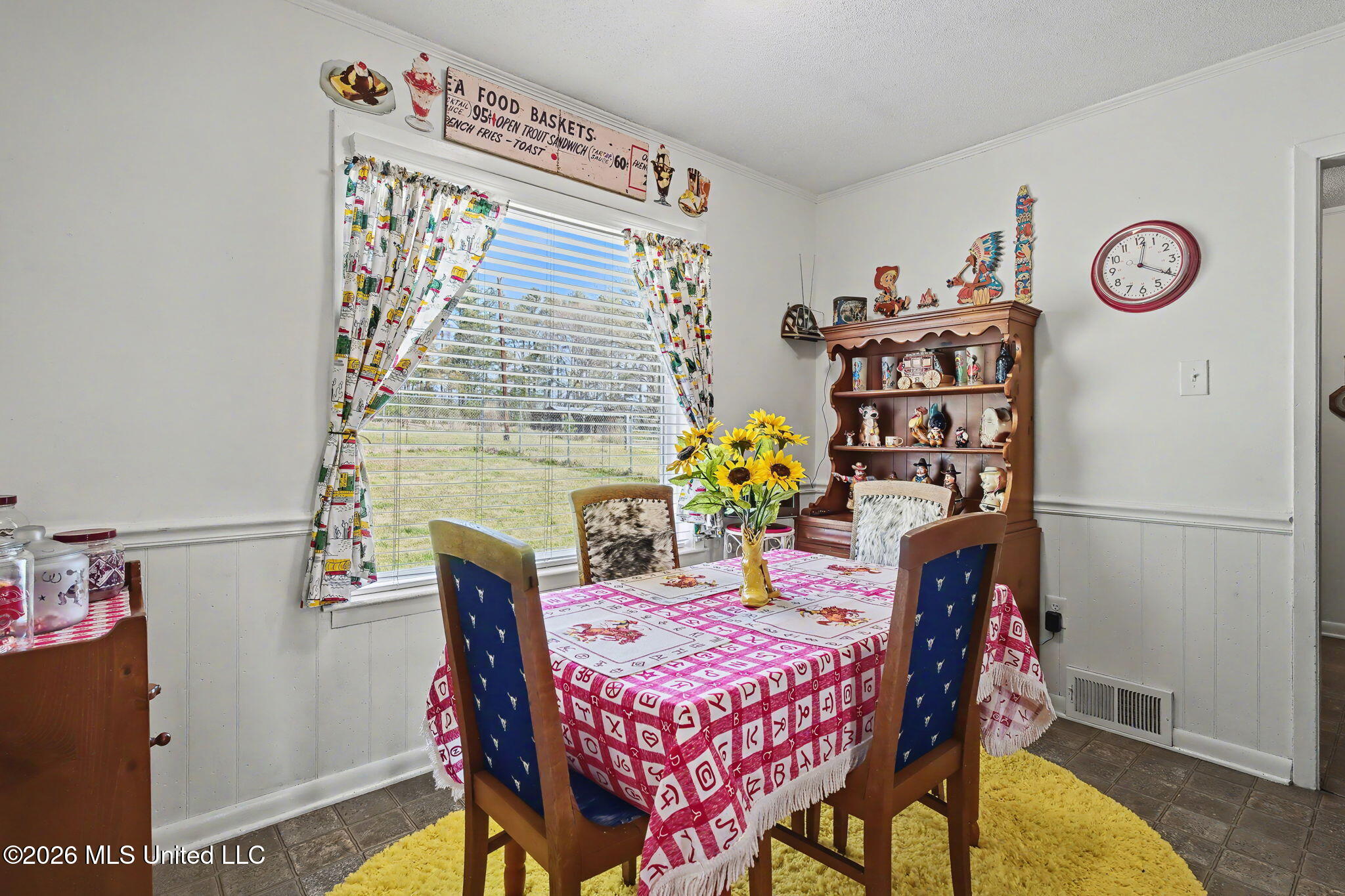 5600 Rolling Hills Drive Property Photo 12