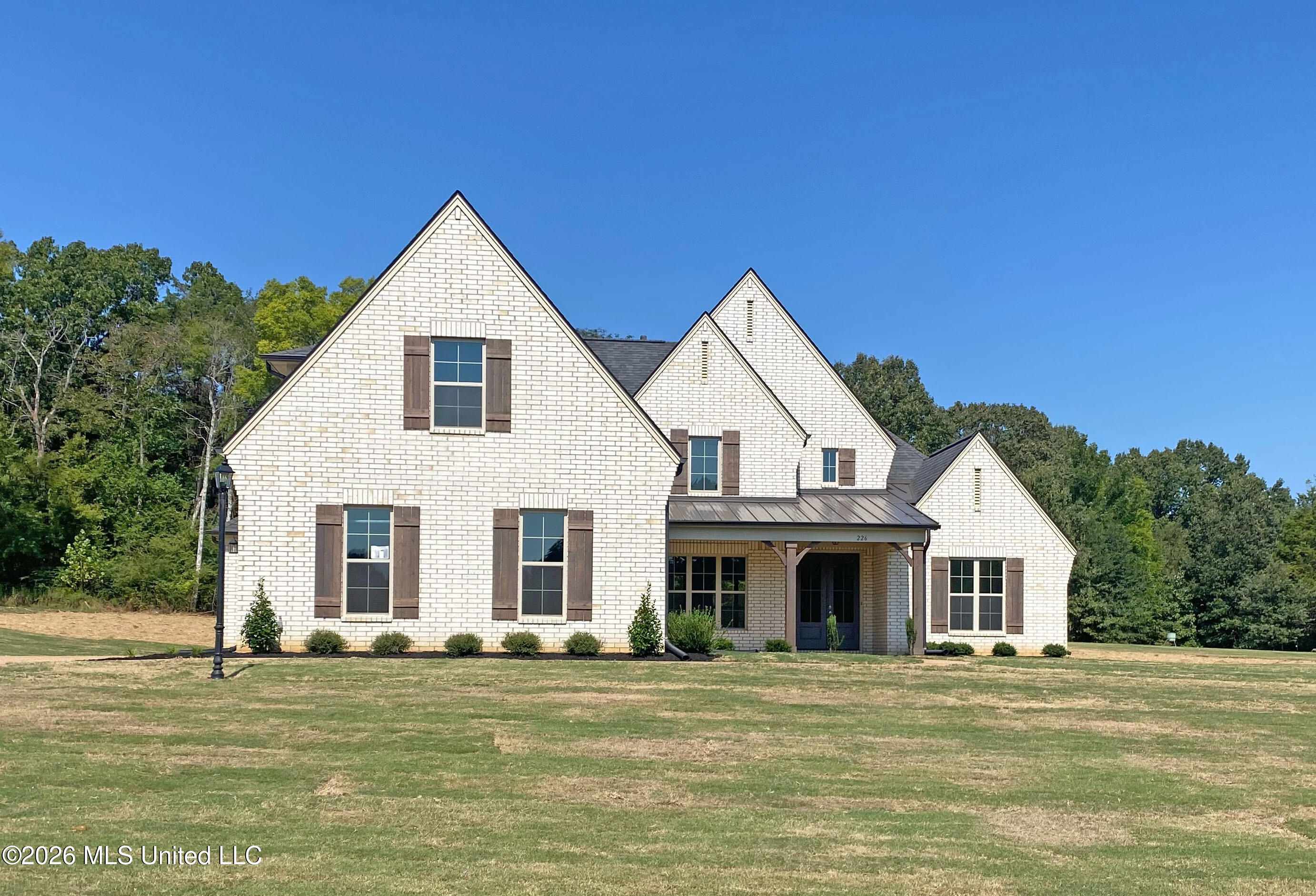 226 Cedar Crest Cove Property Photo 1