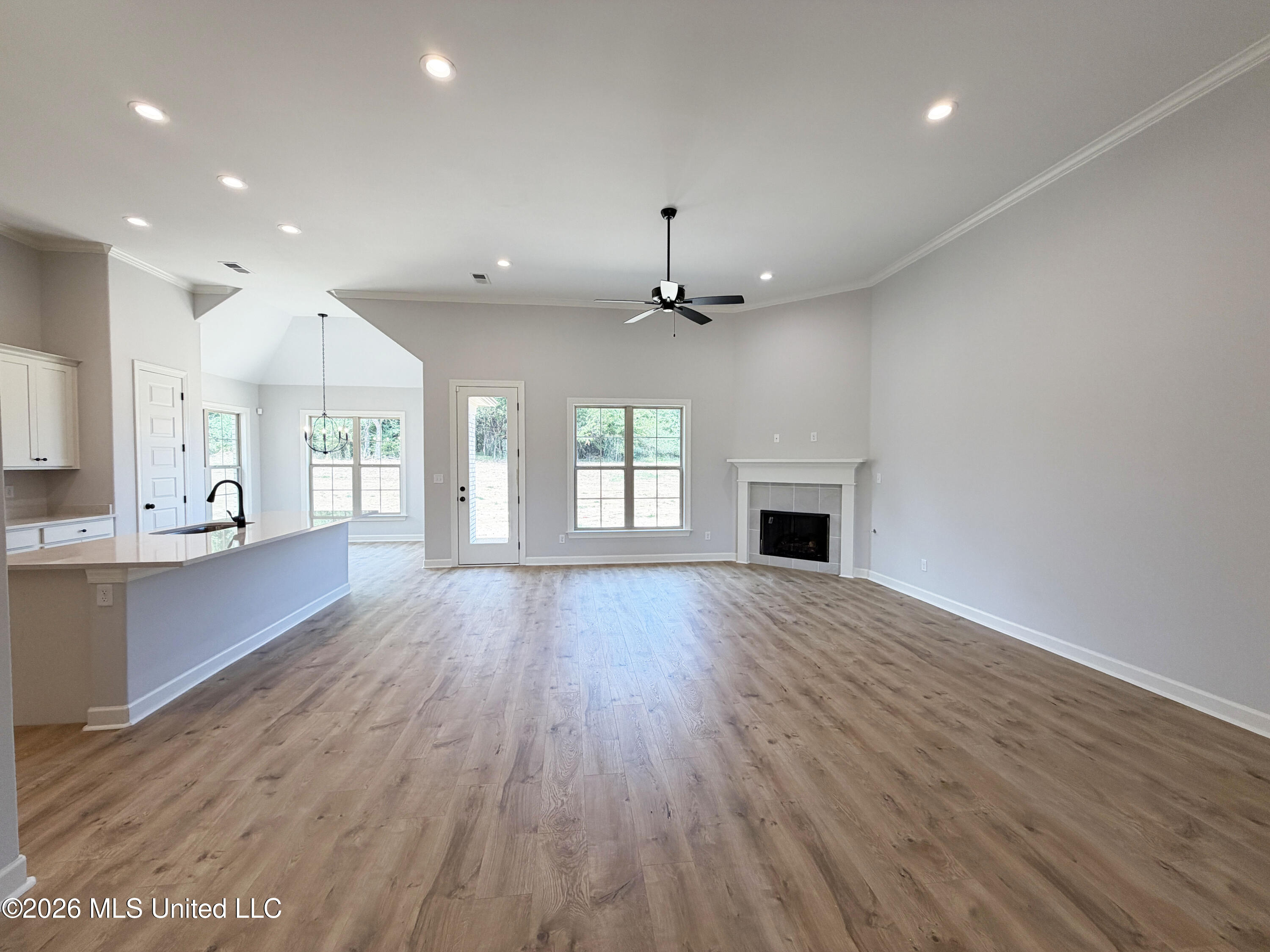 226 Cedar Crest Cove Property Photo 2
